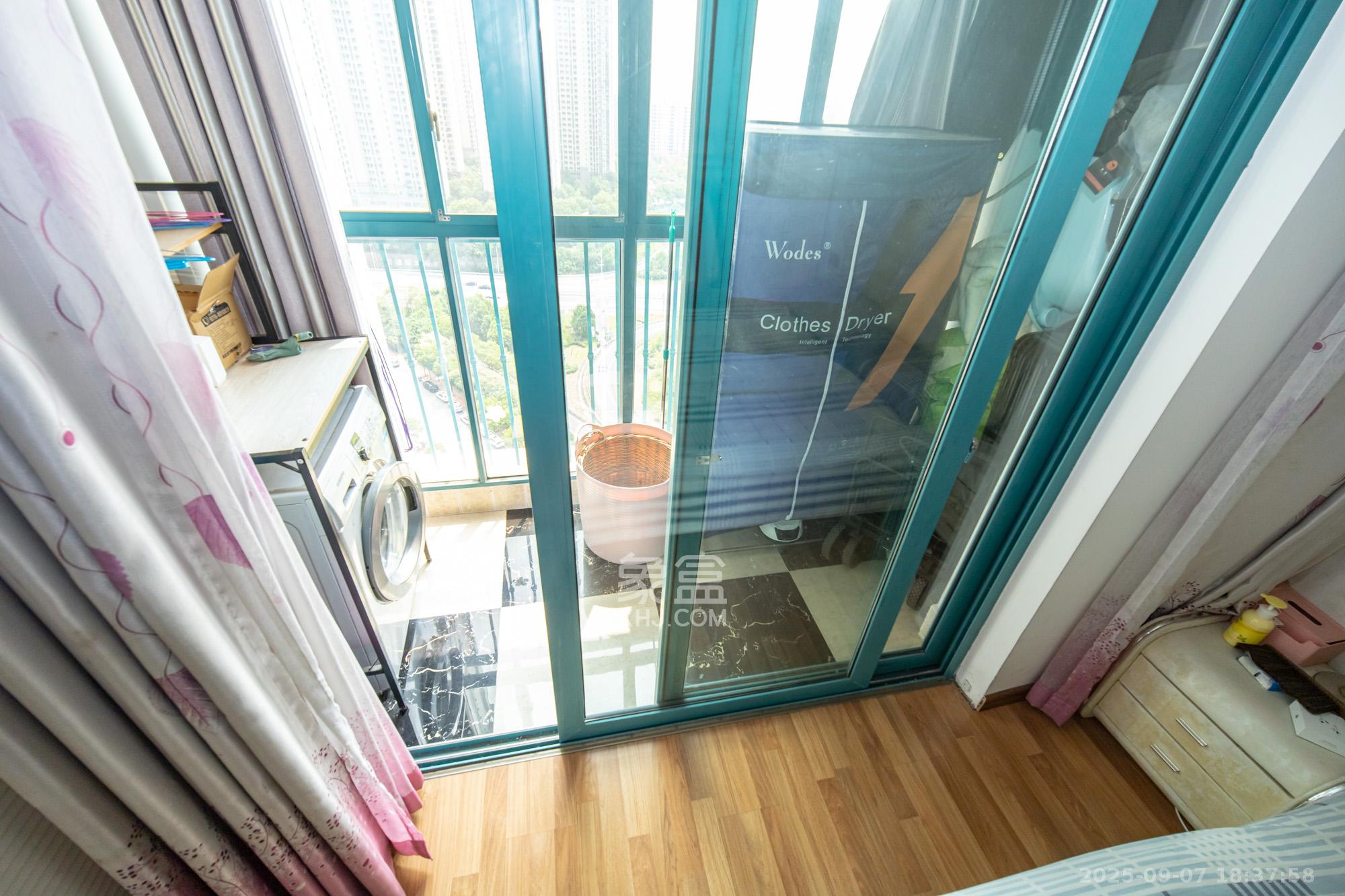 蝴蝶谷 3室2厅1卫 58.0万 蝴蝶谷 3室2厅1卫 58.0万阳台