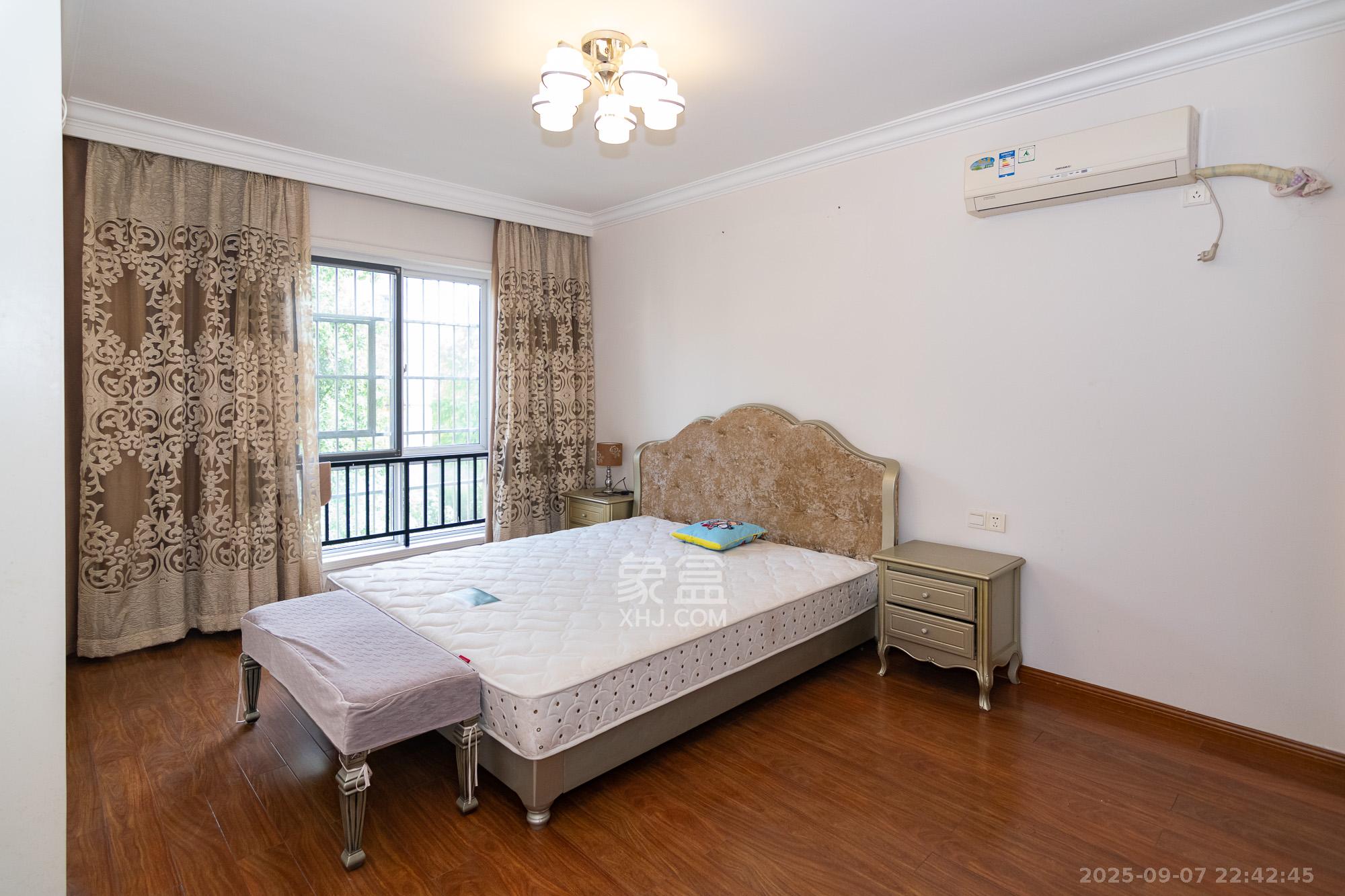 中新森林海 3室2厅2卫 80.8万 中新森林海 3室2厅2卫 80.8万卧室