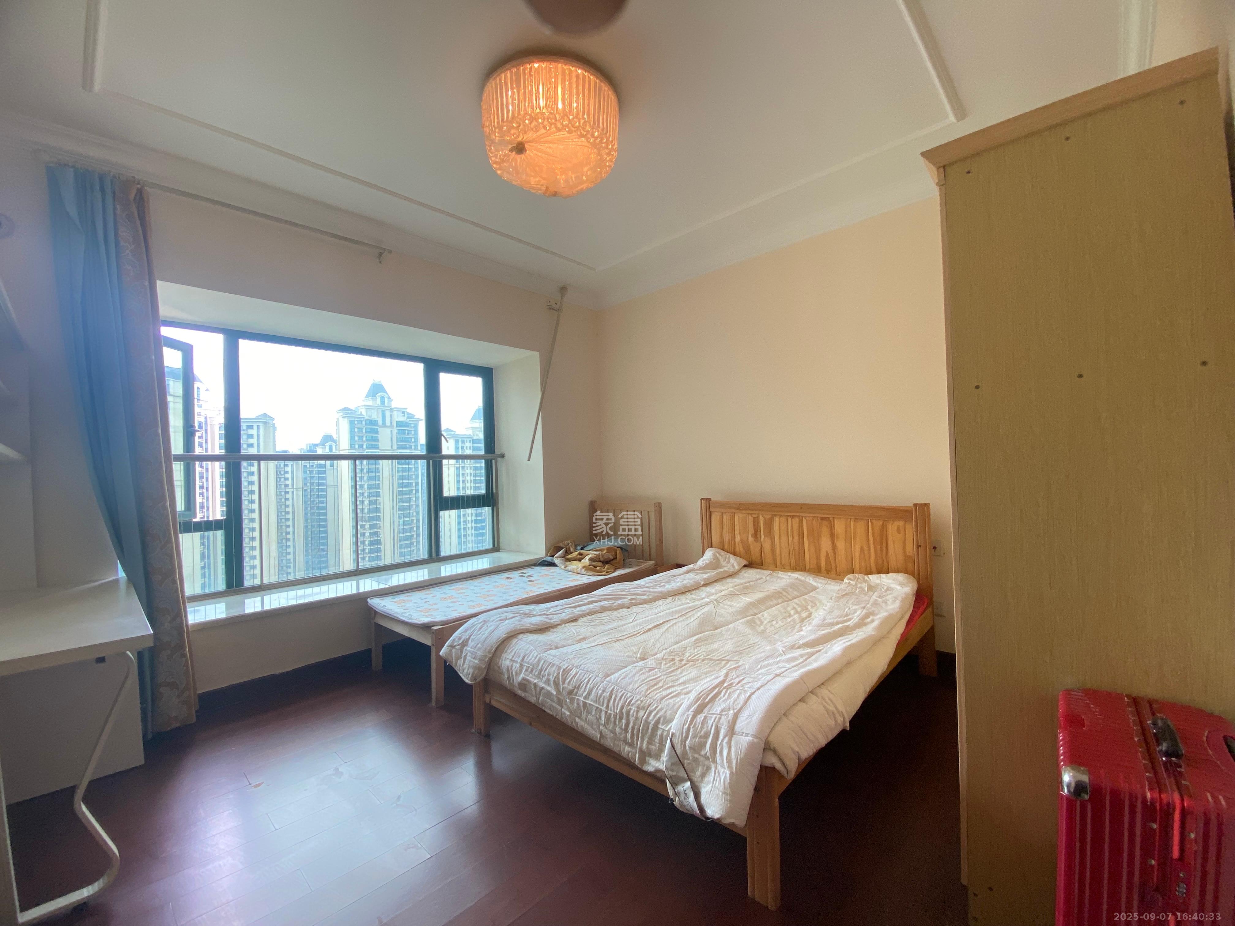 恒大翡翠华庭 3室2厅1卫 2350.0元/月 恒大翡翠华庭 3室2厅1卫 2350.0元/月室内图