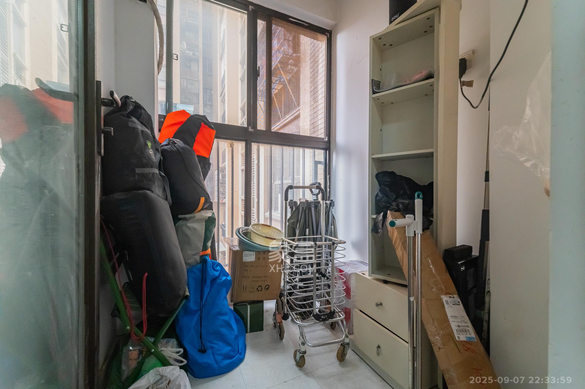 华润凤凰城三期 2室2厅1卫 58.0万 华润凤凰城三期 2室2厅1卫 58.0万厨房