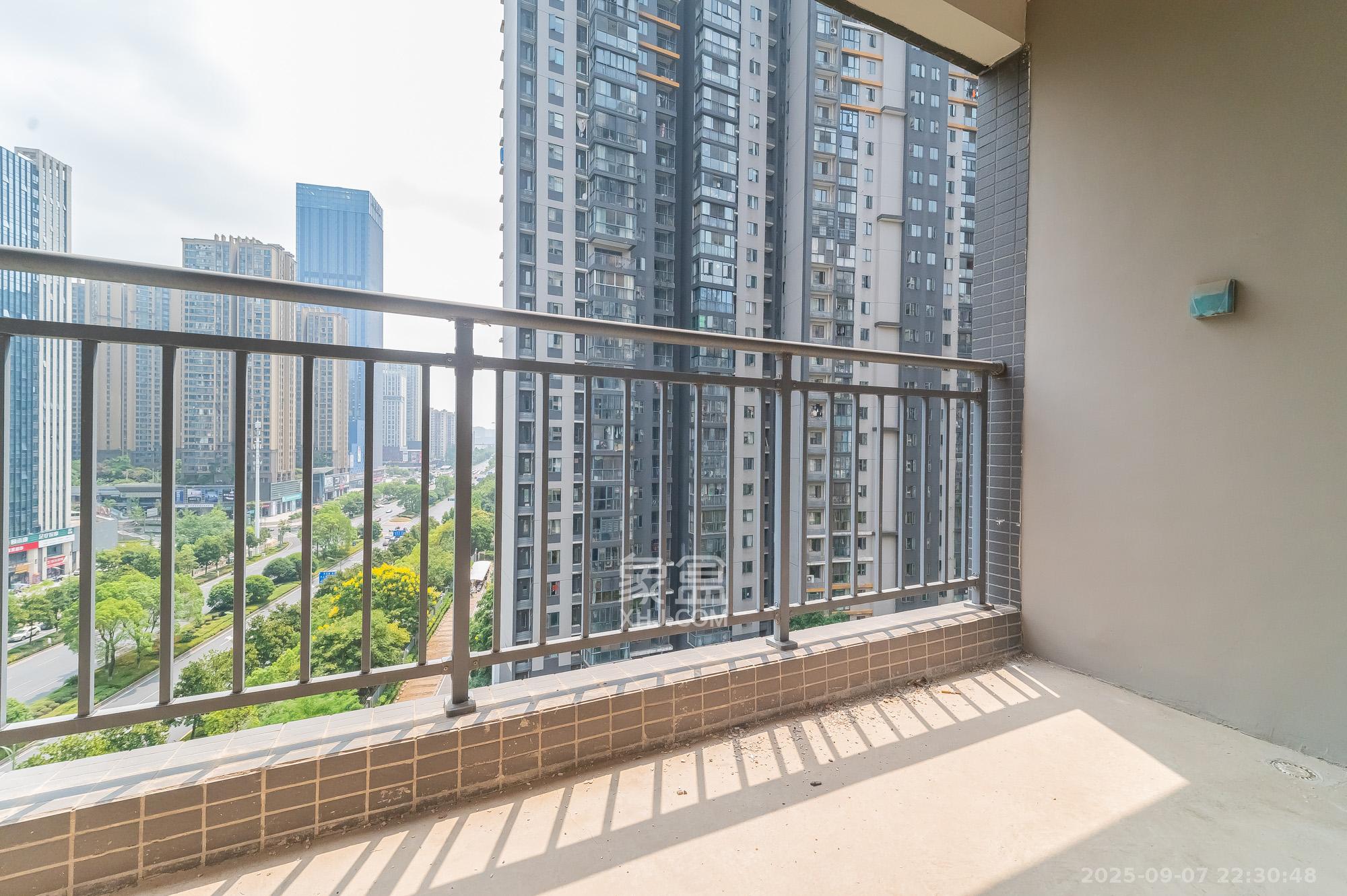 恒基凯旋门三期  3室2厅1卫    71.8万其他