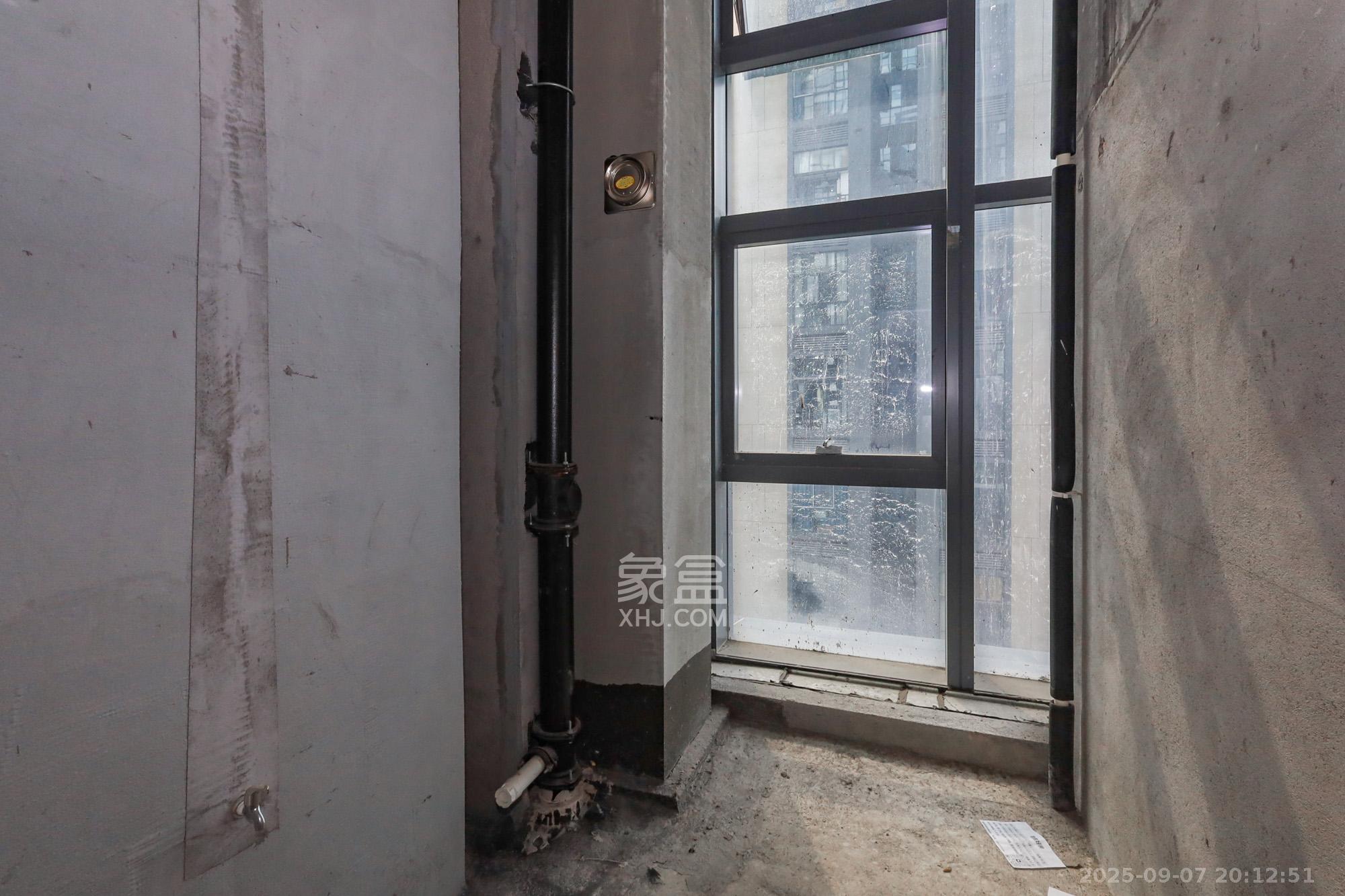 卓越中寰 2室1厅1卫 58.0万 卓越中寰 2室1厅1卫 58.0万厨房