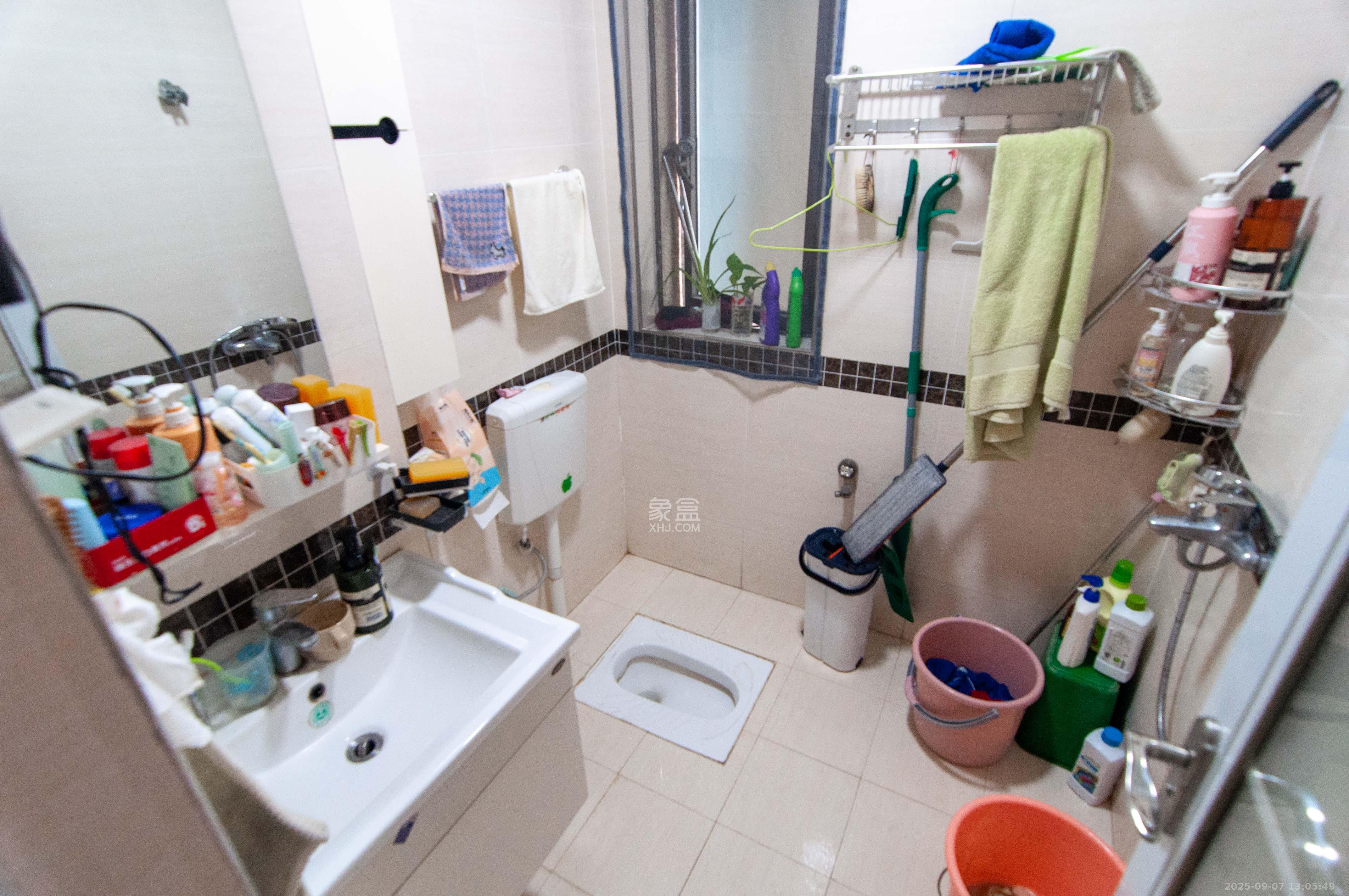 金茂梅溪湖 3室2厅2卫 198.8万 金茂梅溪湖 3室2厅2卫 198.8万卫生间