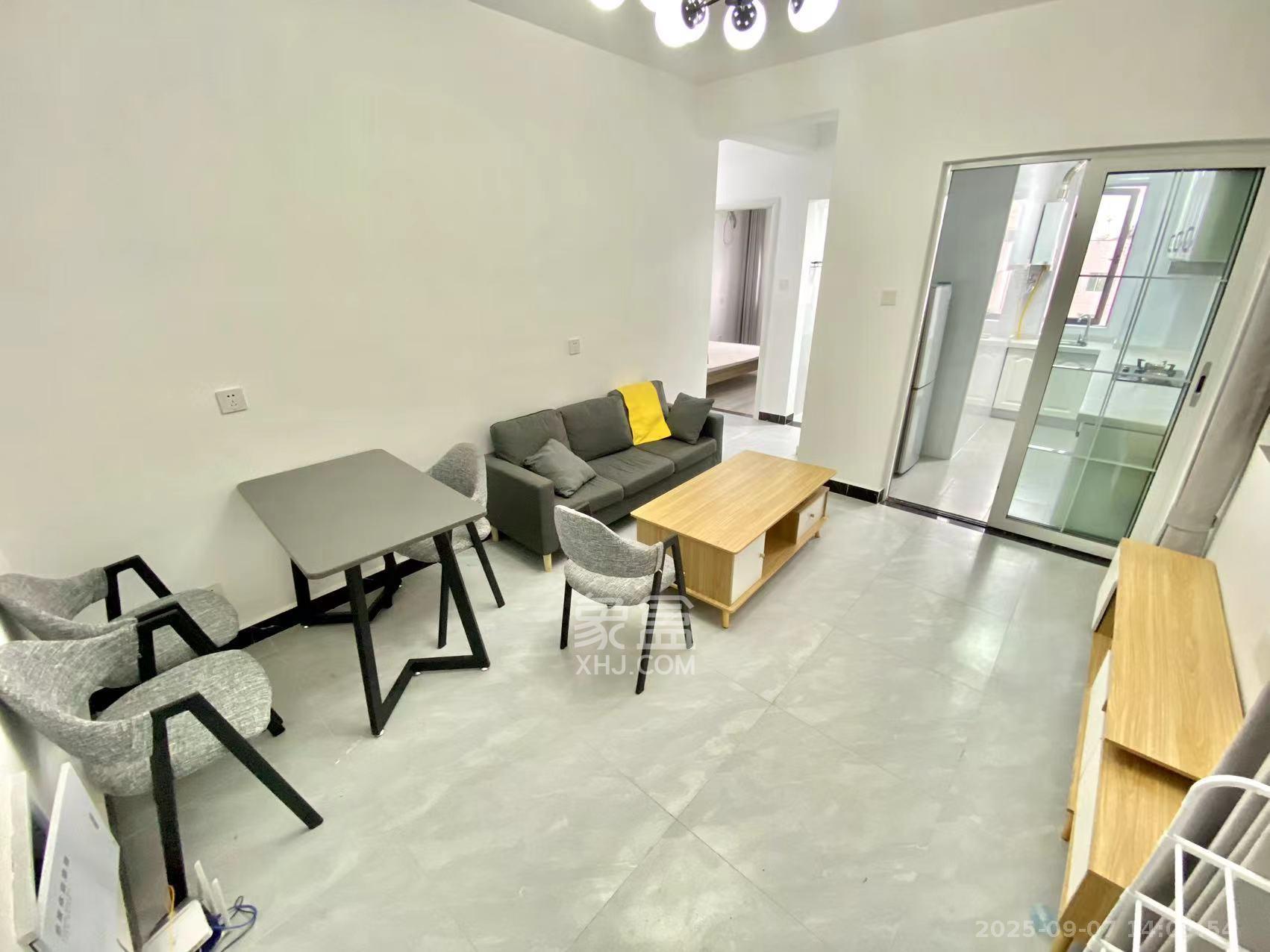 韭菜园嘉苑  2室2厅1卫    3200.0元/月室内图