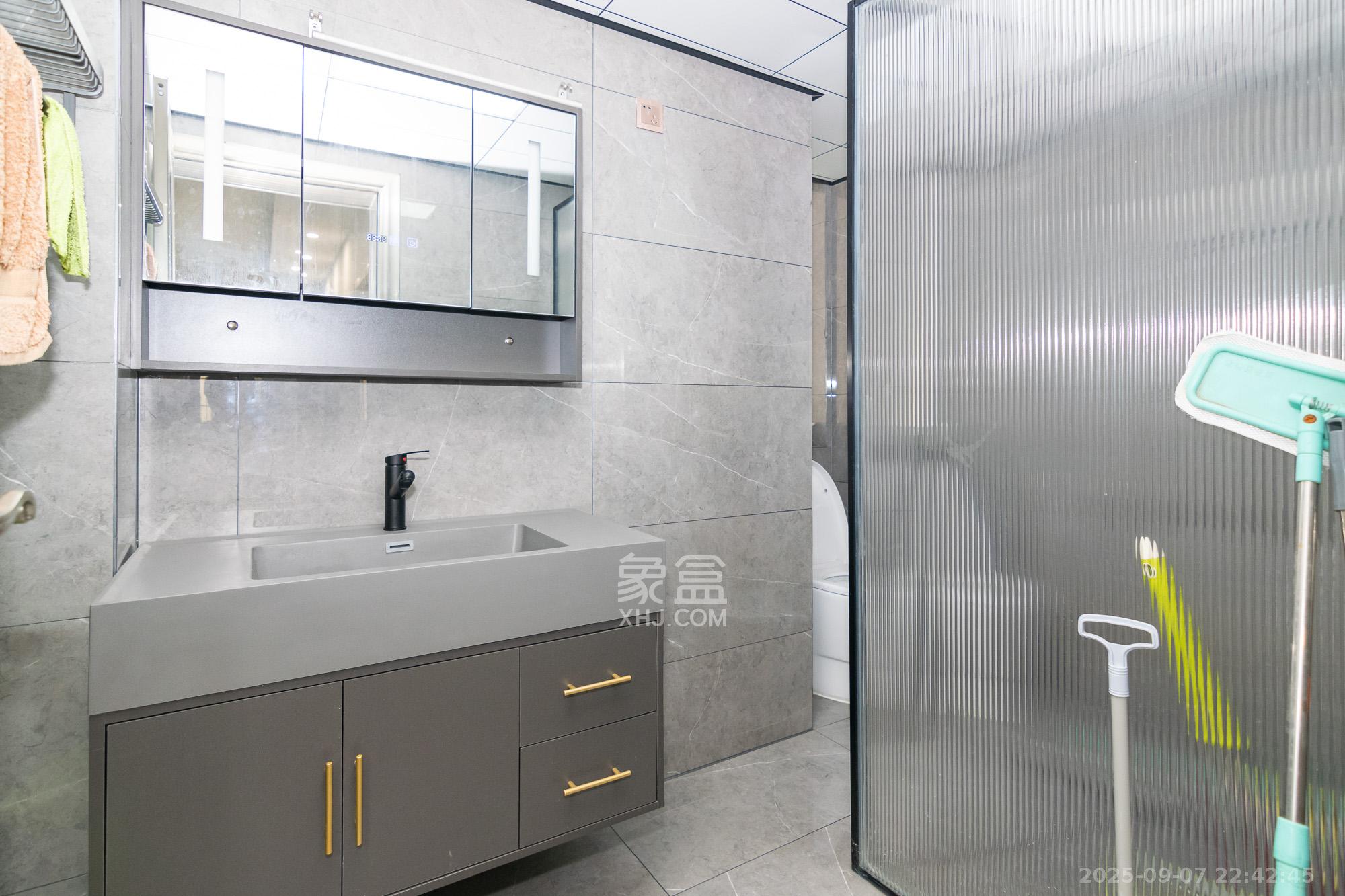 中新森林海 3室2厅2卫 80.8万 中新森林海 3室2厅2卫 80.8万卫生间