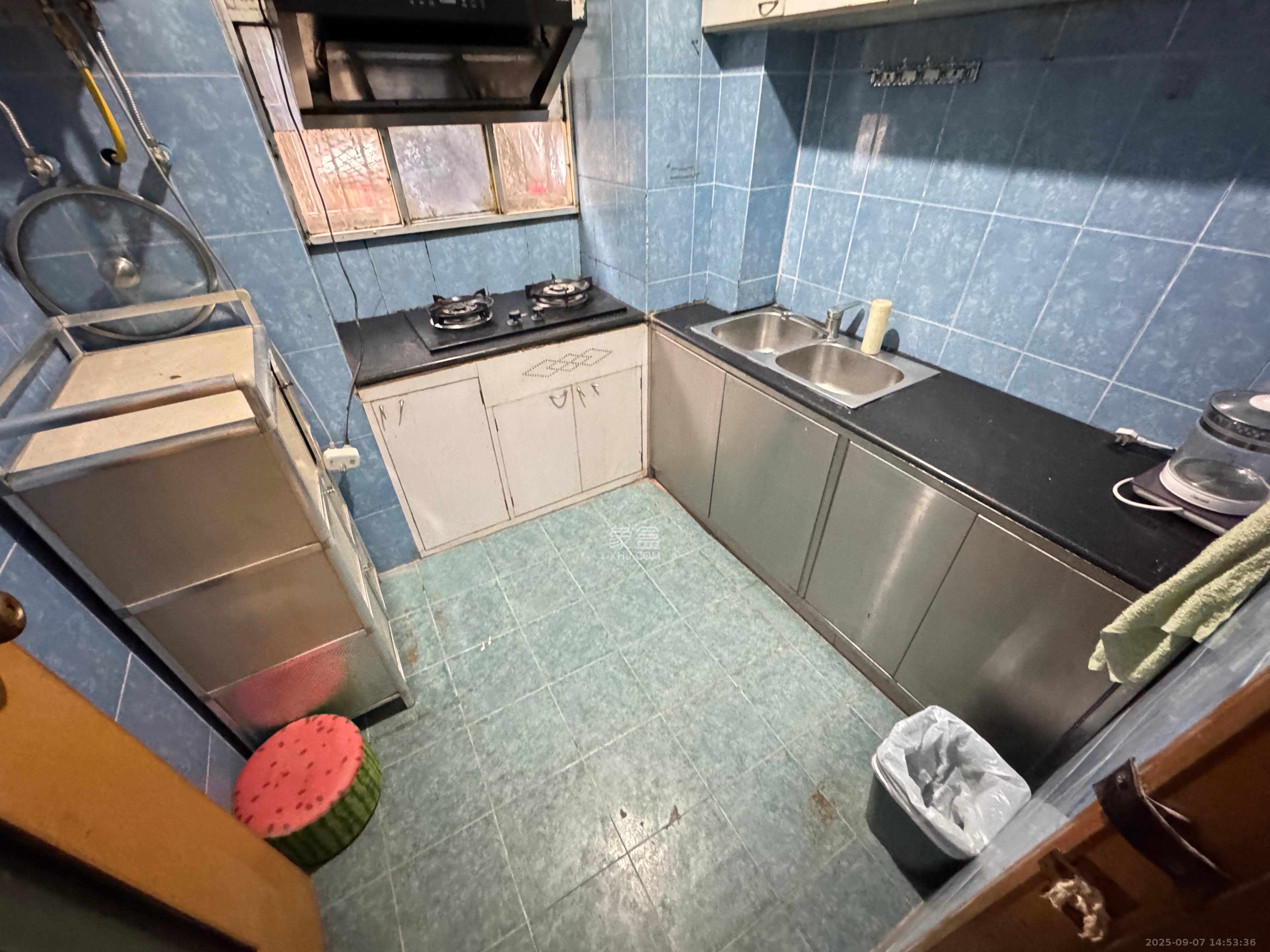 红旗区二片  2室1厅1卫    1700.0元/月室内图