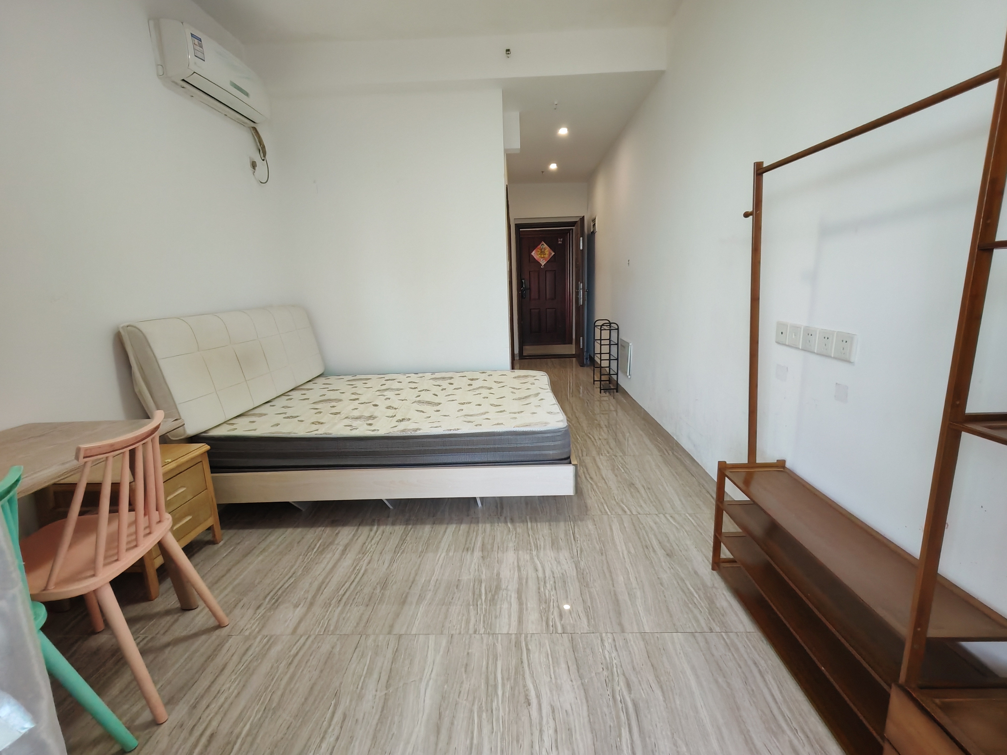 新城吾悦广场 1室1厅1卫 1600.0元/月 新城吾悦广场 1室1厅1卫 1600.0元/月室内图