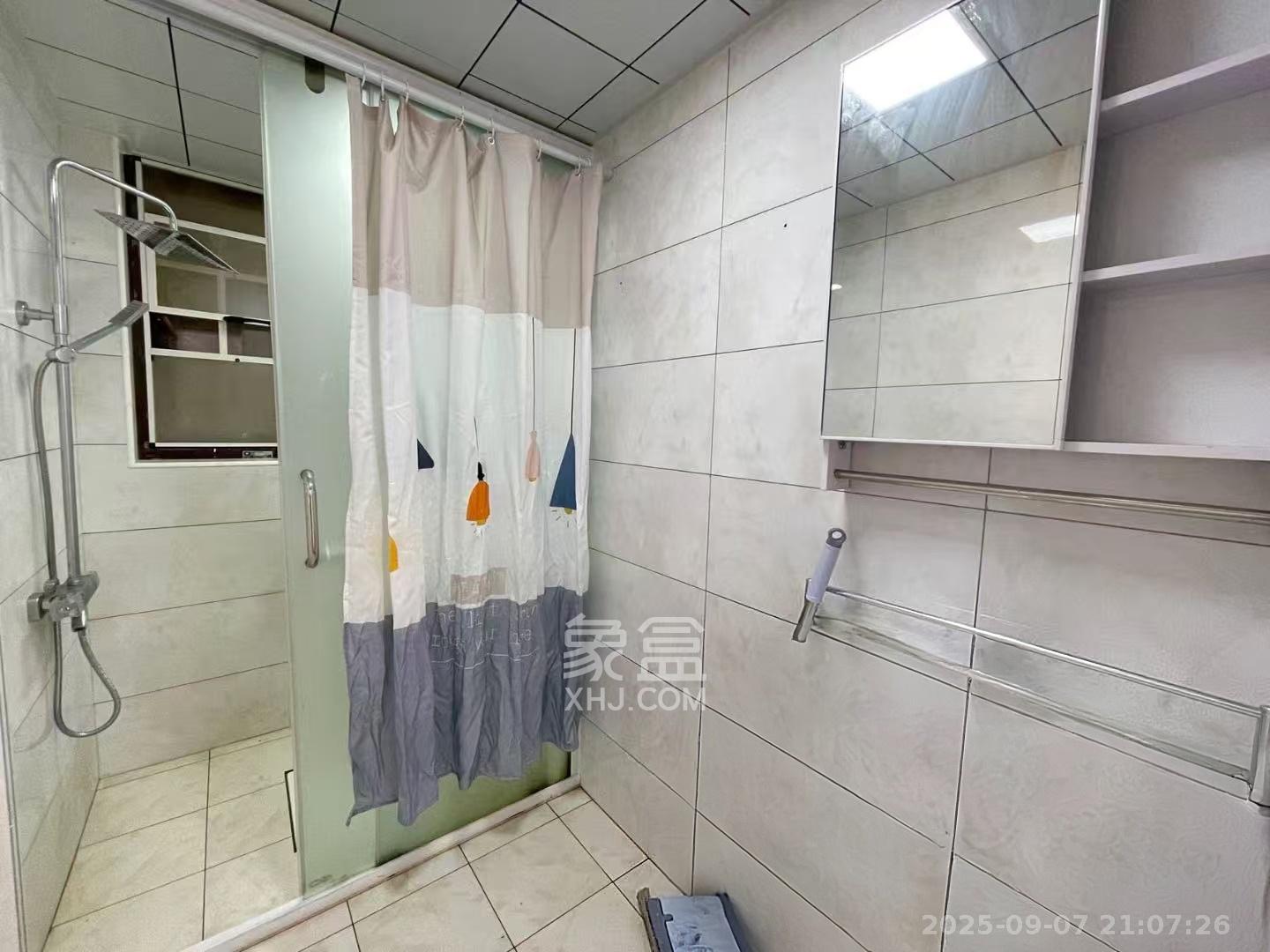 中交中央公园D1区  3室2厅2卫    2700.0元/月 中交中央公园D1区  3室2厅2卫    2700.0元/月室内图