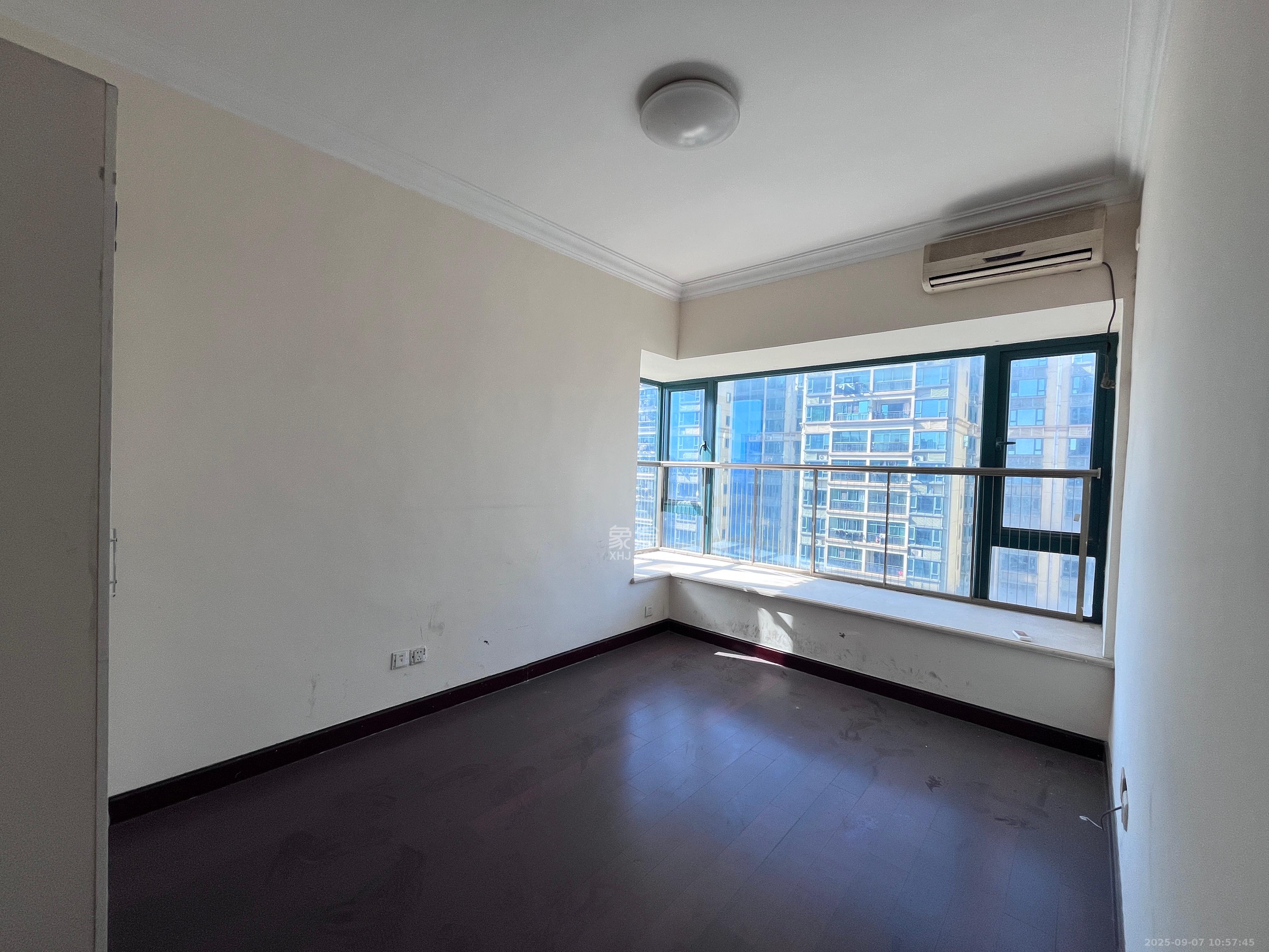 恒大绿洲 3室1厅1卫 2300.0元/月 恒大绿洲 3室1厅1卫 2300.0元/月室内图