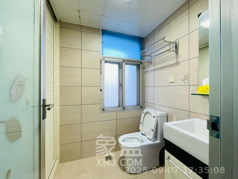 鸿园小区 3室1厅1卫 3300.0元/月 鸿园小区 3室1厅1卫 3300.0元/月室内图