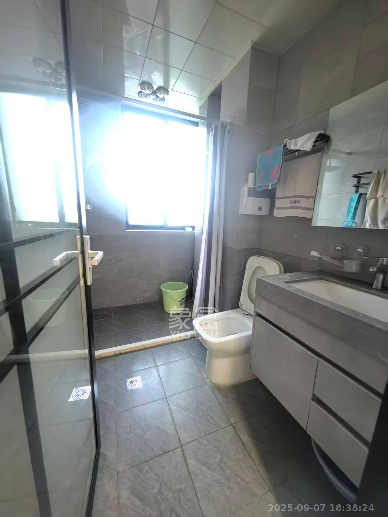 中建梅溪湖中心  3室2厅2卫    3800.0元/月 中建梅溪湖中心  3室2厅2卫    3800.0元/月室内图