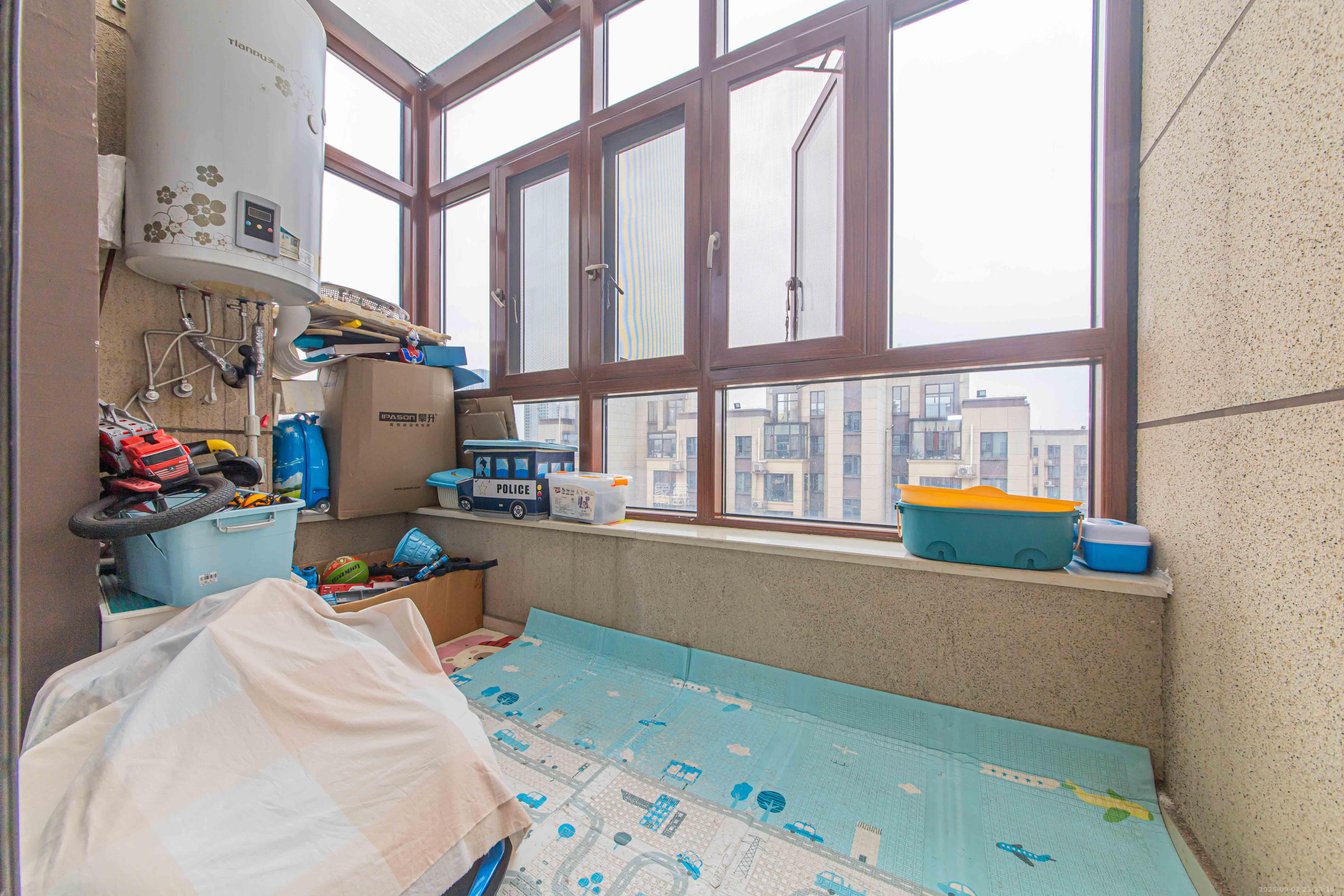 中海新城熙岸(中信新城五期) 3室2厅2卫 92.5万 中海新城熙岸(中信新城五期) 3室2厅2卫 92.5万阳台