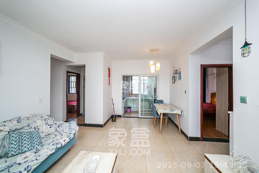 荣盛花语书苑 3室1厅1卫 2800.0元/月 荣盛花语书苑 3室1厅1卫 2800.0元/月室内图