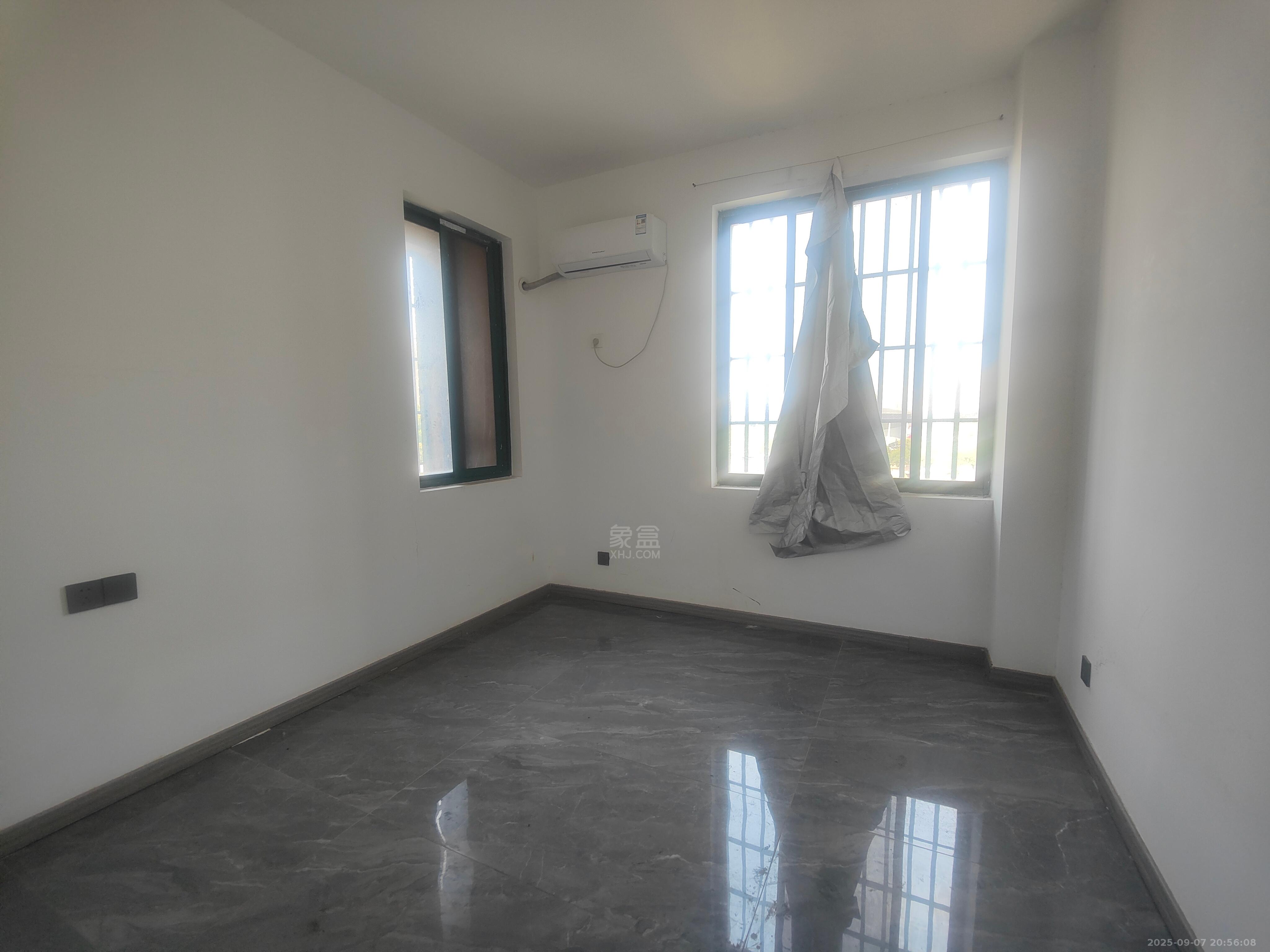 尚格名城花好悦园4期 4室2厅2卫 1800.0元/月 尚格名城花好悦园4期 4室2厅2卫 1800.0元/月室内图