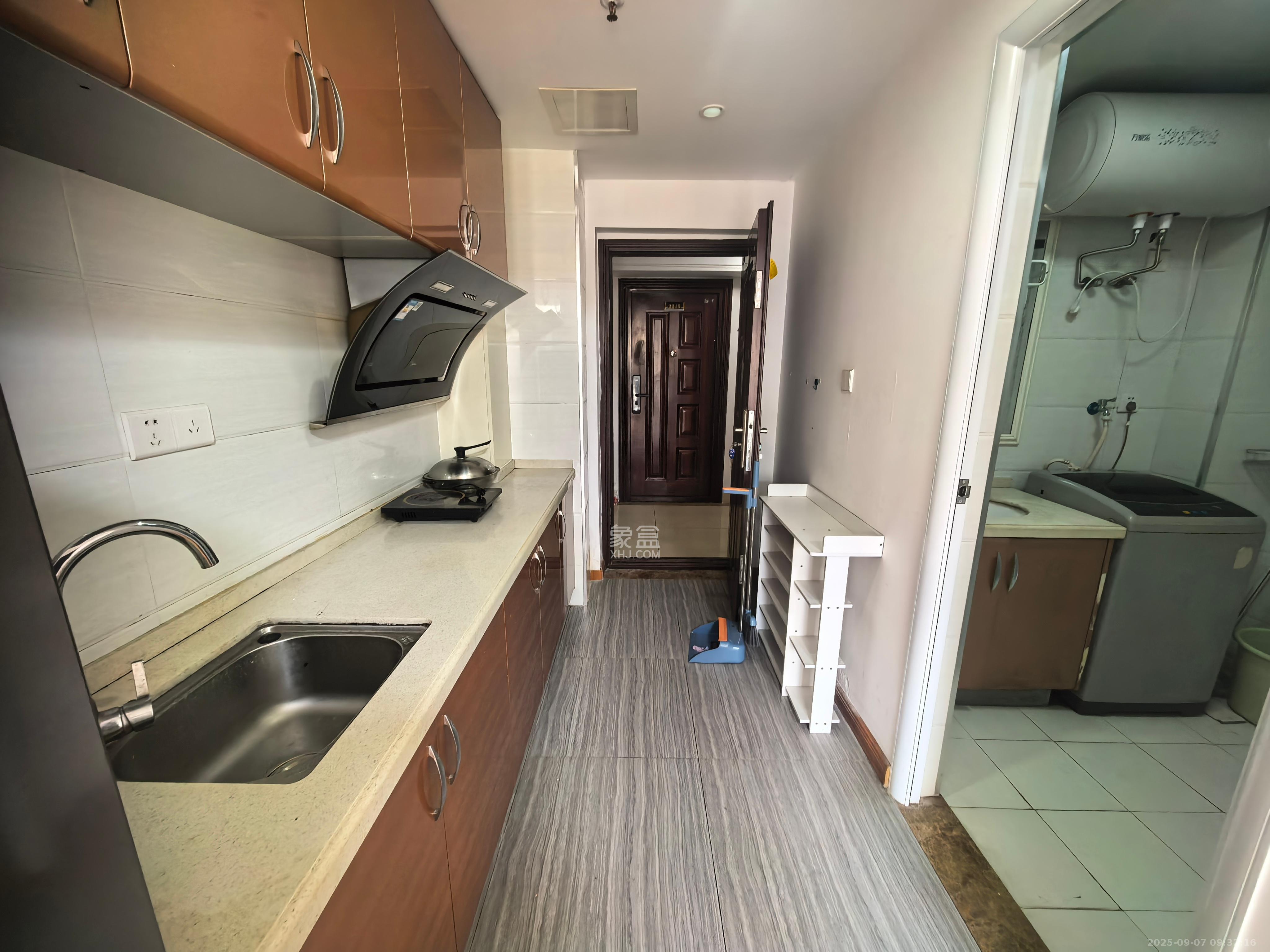 方略城市广场 1室1厅1卫 1300.0元/月 方略城市广场 1室1厅1卫 1300.0元/月室内图