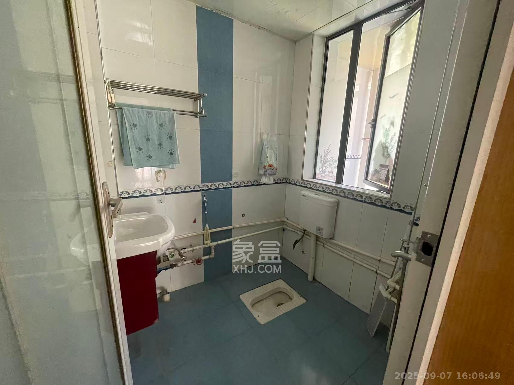 中城丽景香山园 2室2厅1卫 2100.0元/月 中城丽景香山园 2室2厅1卫 2100.0元/月室内图