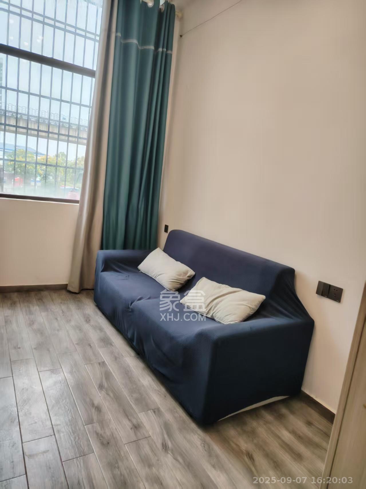 鸿润嘉园  1室1厅1卫    1100.0元/月室内图