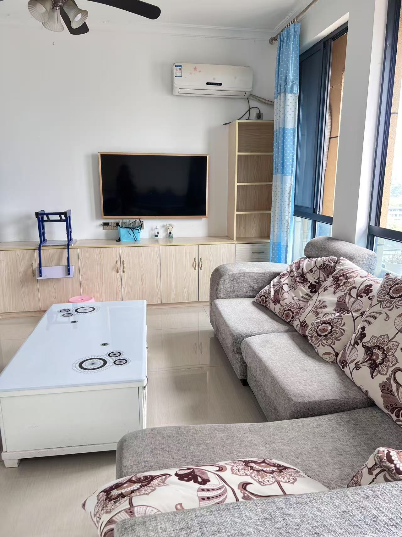 新都汇 1室1厅1卫 1000.0元/月 新都汇 1室1厅1卫 1000.0元/月室内图