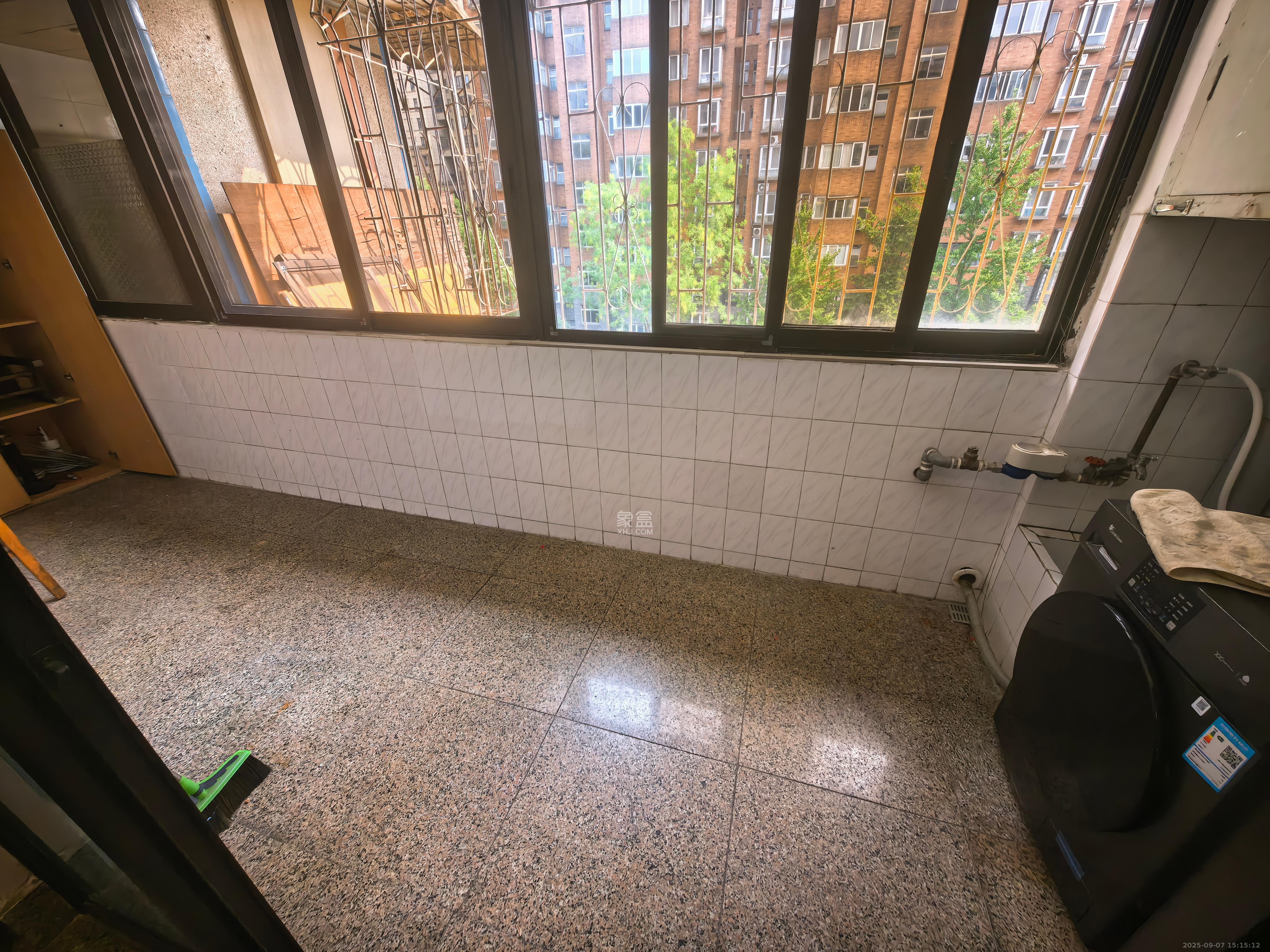 湖南省机关事务管理局  3室1厅1卫    2400.0元/月室内图