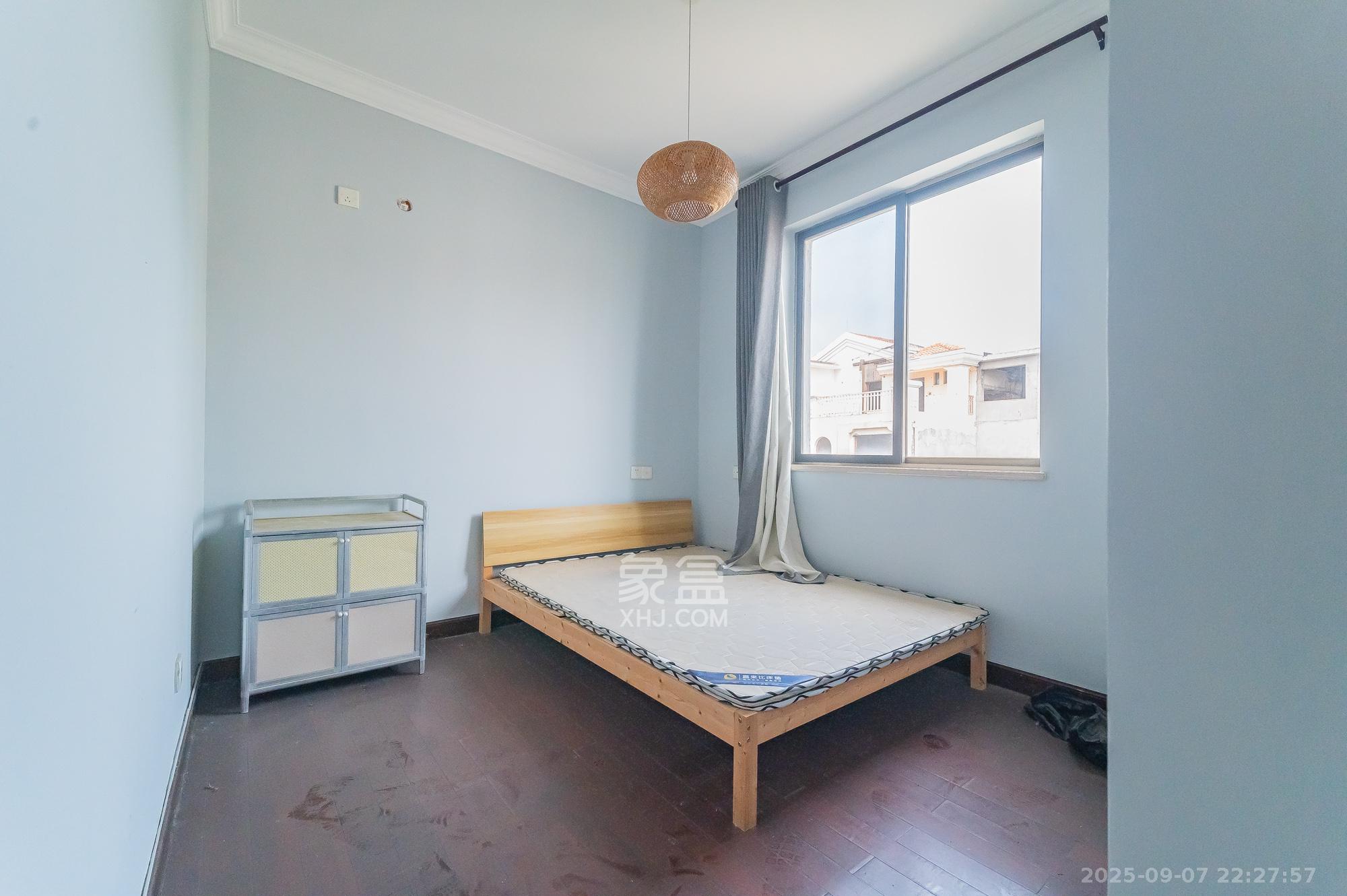 碧桂园威尼斯城  5室2厅4卫    435.0万 碧桂园威尼斯城  5室2厅4卫    435.0万卧室