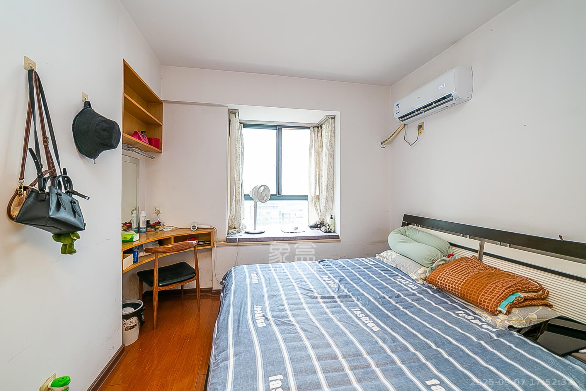 欧园  1室2厅1卫    75.0万 欧园  1室2厅1卫    75.0万卧室