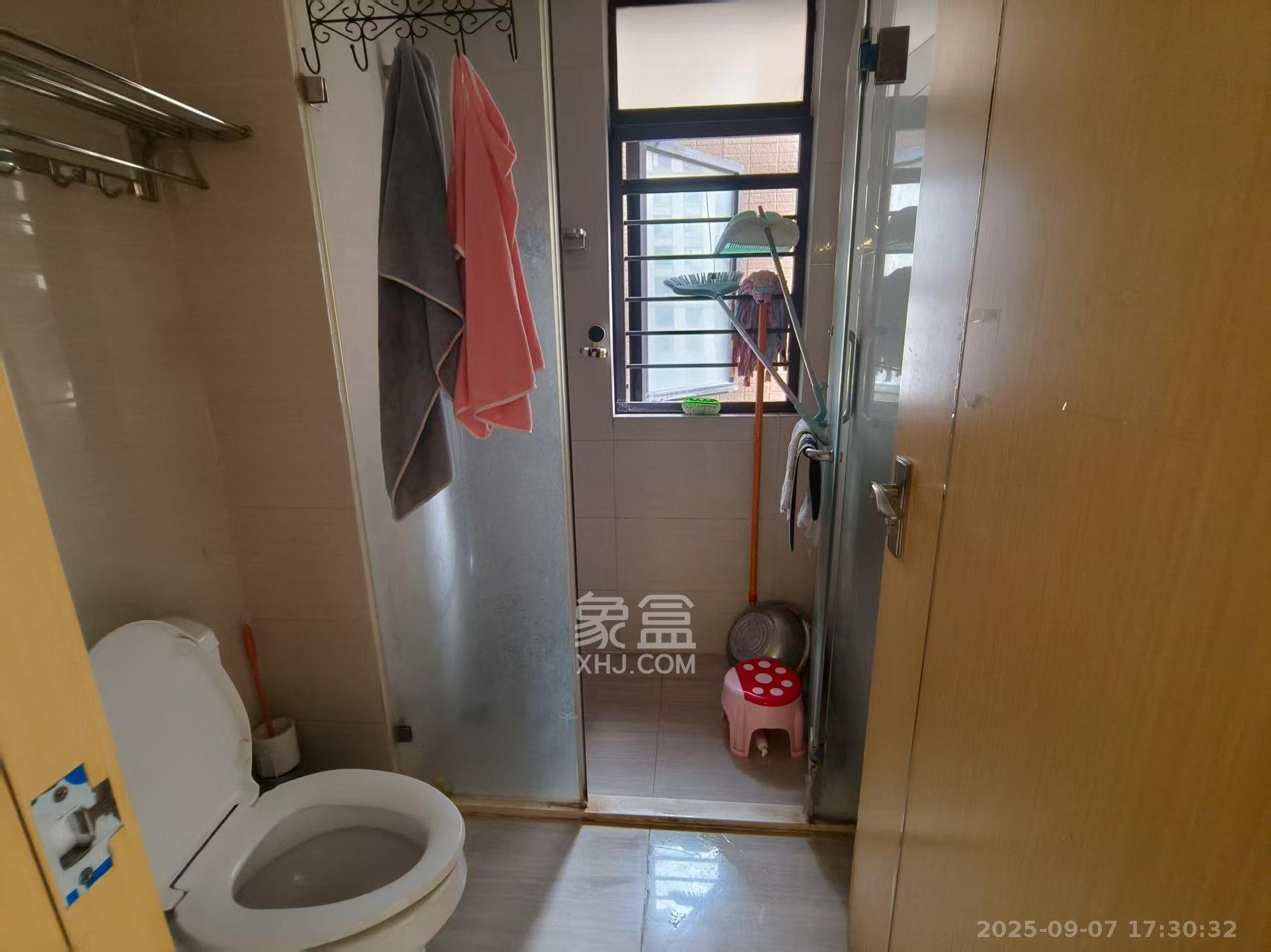 中海国际四期 2室2厅1卫 2000.0元/月 中海国际四期 2室2厅1卫 2000.0元/月室内图