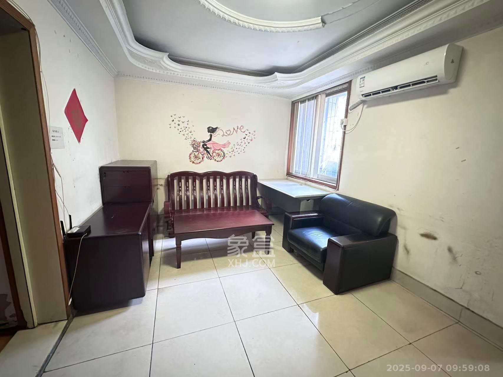 长坡社区  2室2厅1卫    1350.0元/月 长坡社区  2室2厅1卫    1350.0元/月室内图