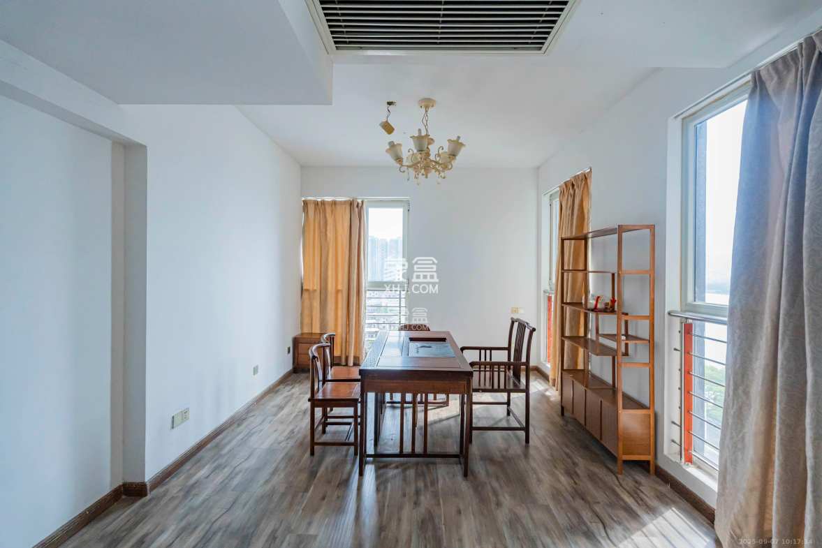 金色屋顶  3室2厅1卫    3500.0元/月 金色屋顶  3室2厅1卫    3500.0元/月室内图