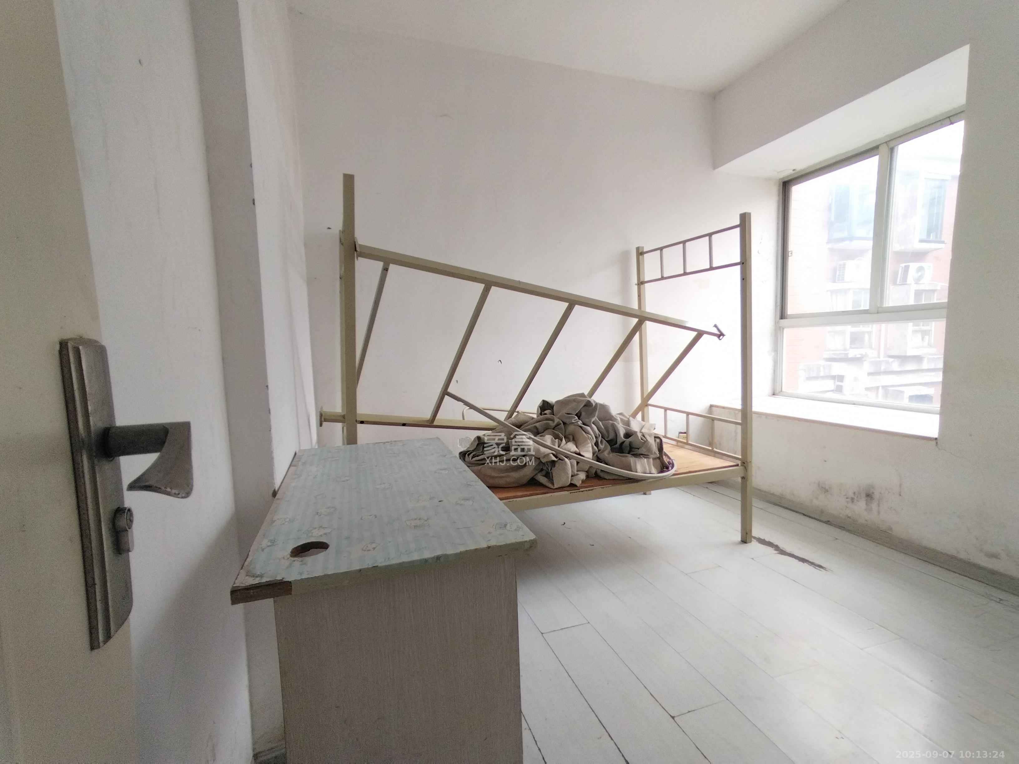 香海西岸 3室2厅1卫 2000.0元/月 香海西岸 3室2厅1卫 2000.0元/月室内图