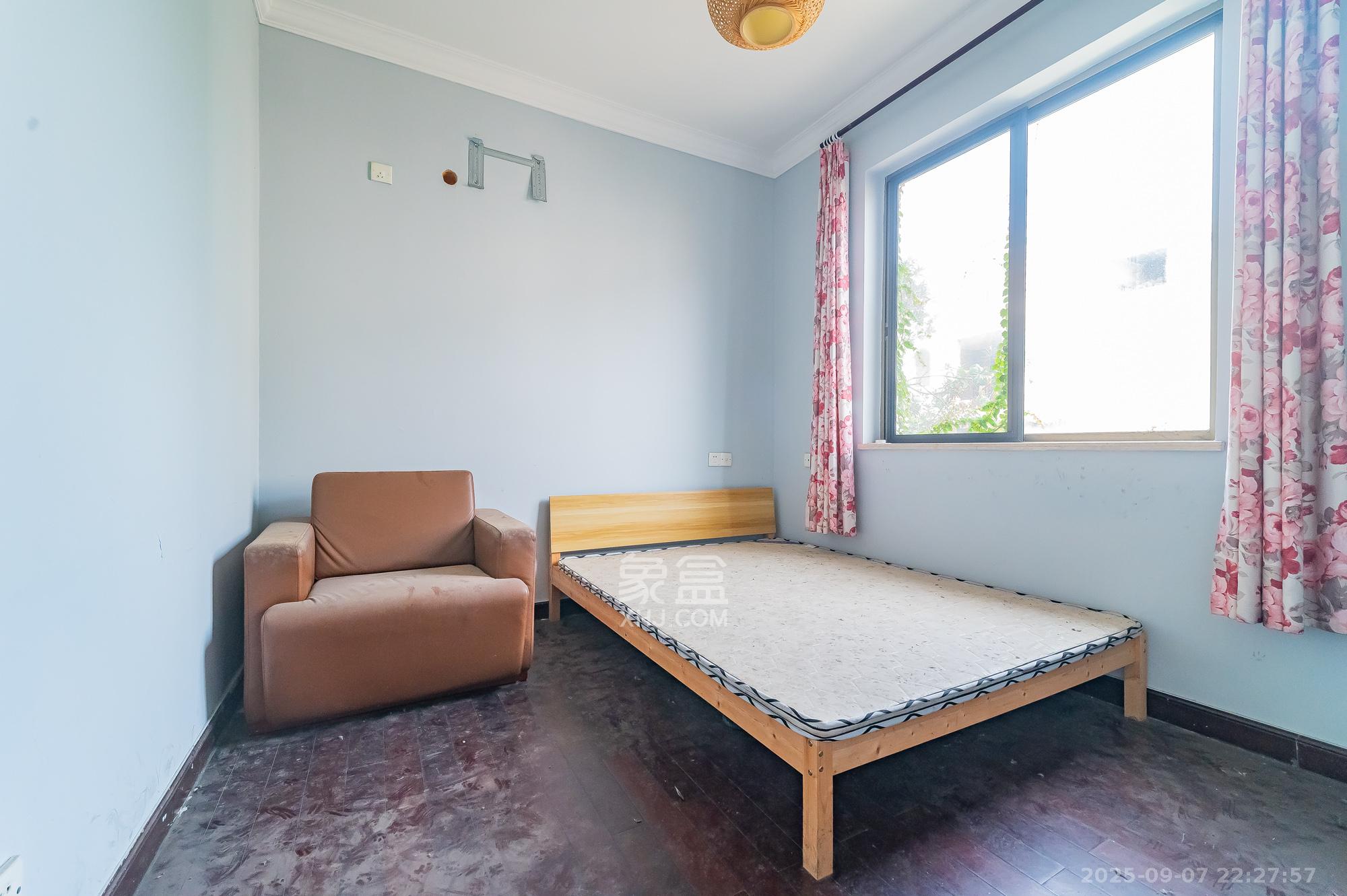 碧桂园威尼斯城  5室2厅4卫    435.0万 碧桂园威尼斯城  5室2厅4卫    435.0万卧室