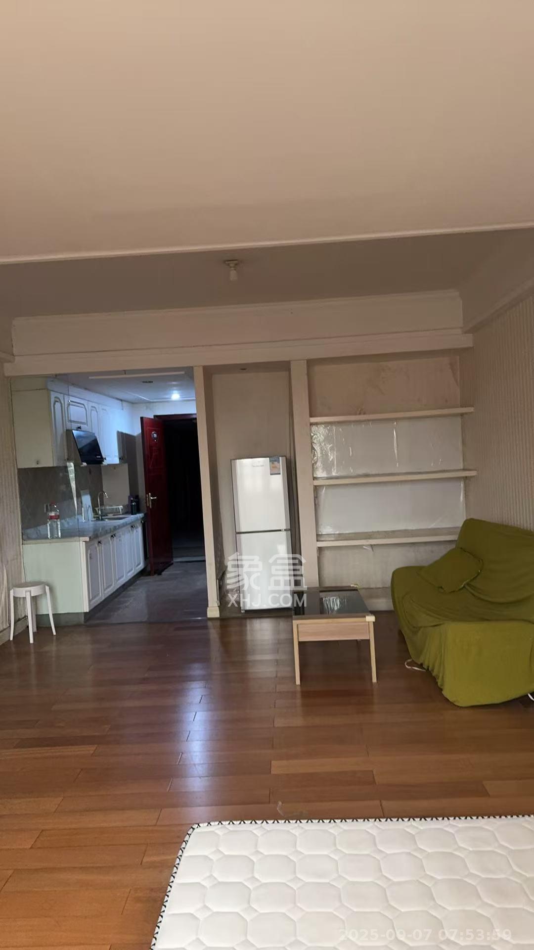 沁园春御院  1室1厅1卫    1600.0元/月 沁园春御院  1室1厅1卫    1600.0元/月