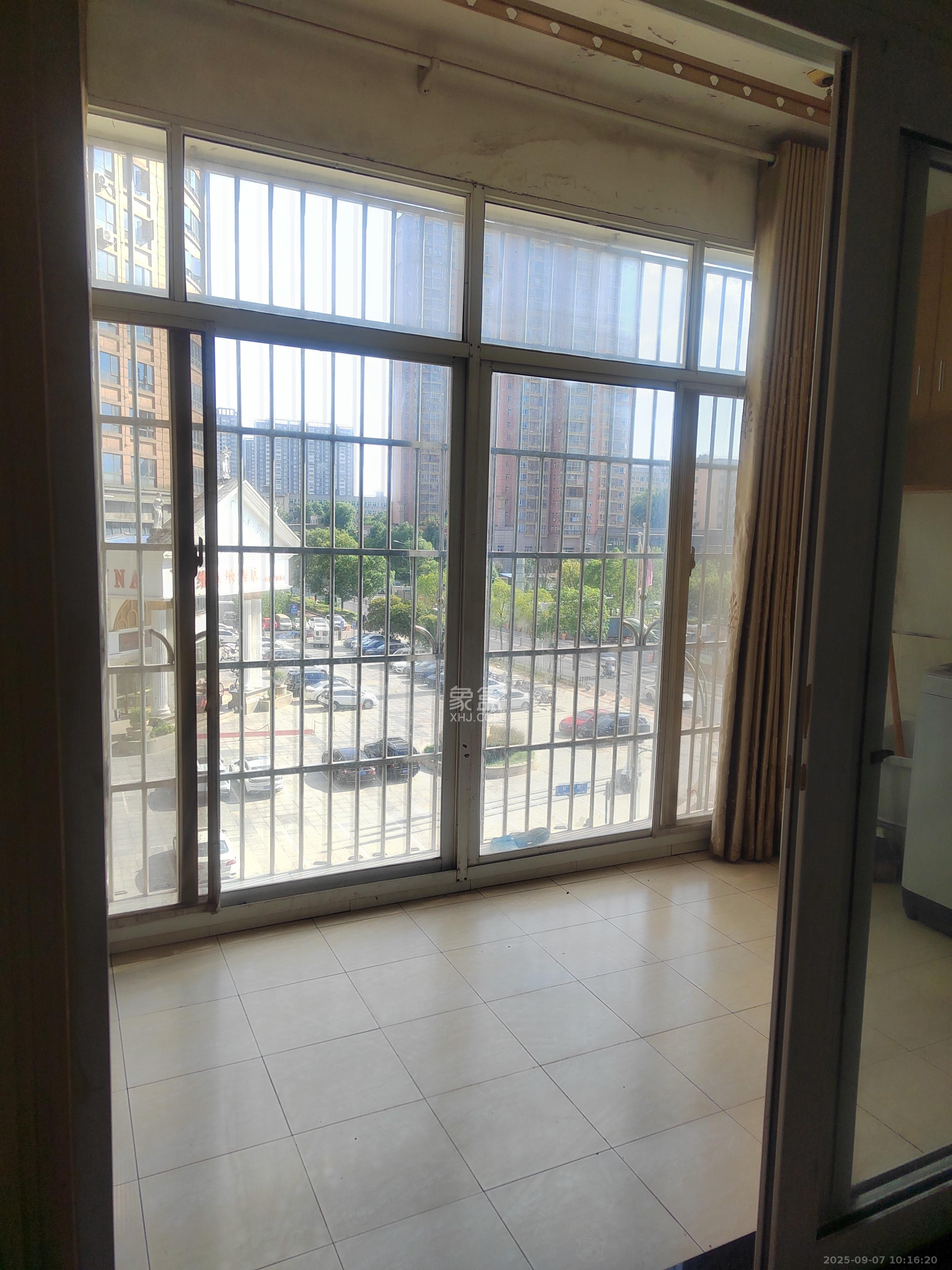 明天一城  2室2厅1卫    1500.0元/月室内图