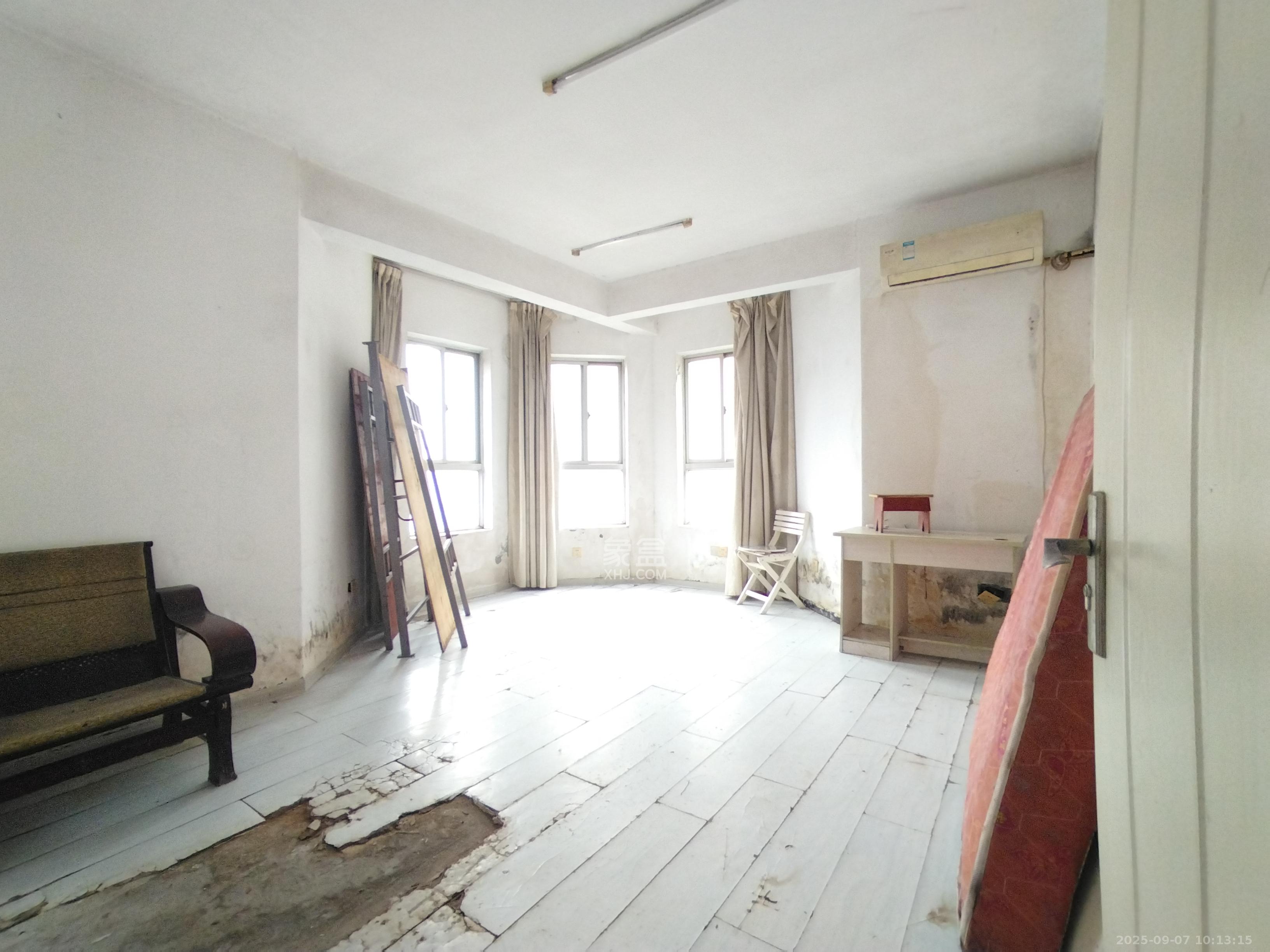 香海西岸 3室2厅1卫 2000.0元/月 香海西岸 3室2厅1卫 2000.0元/月室内图