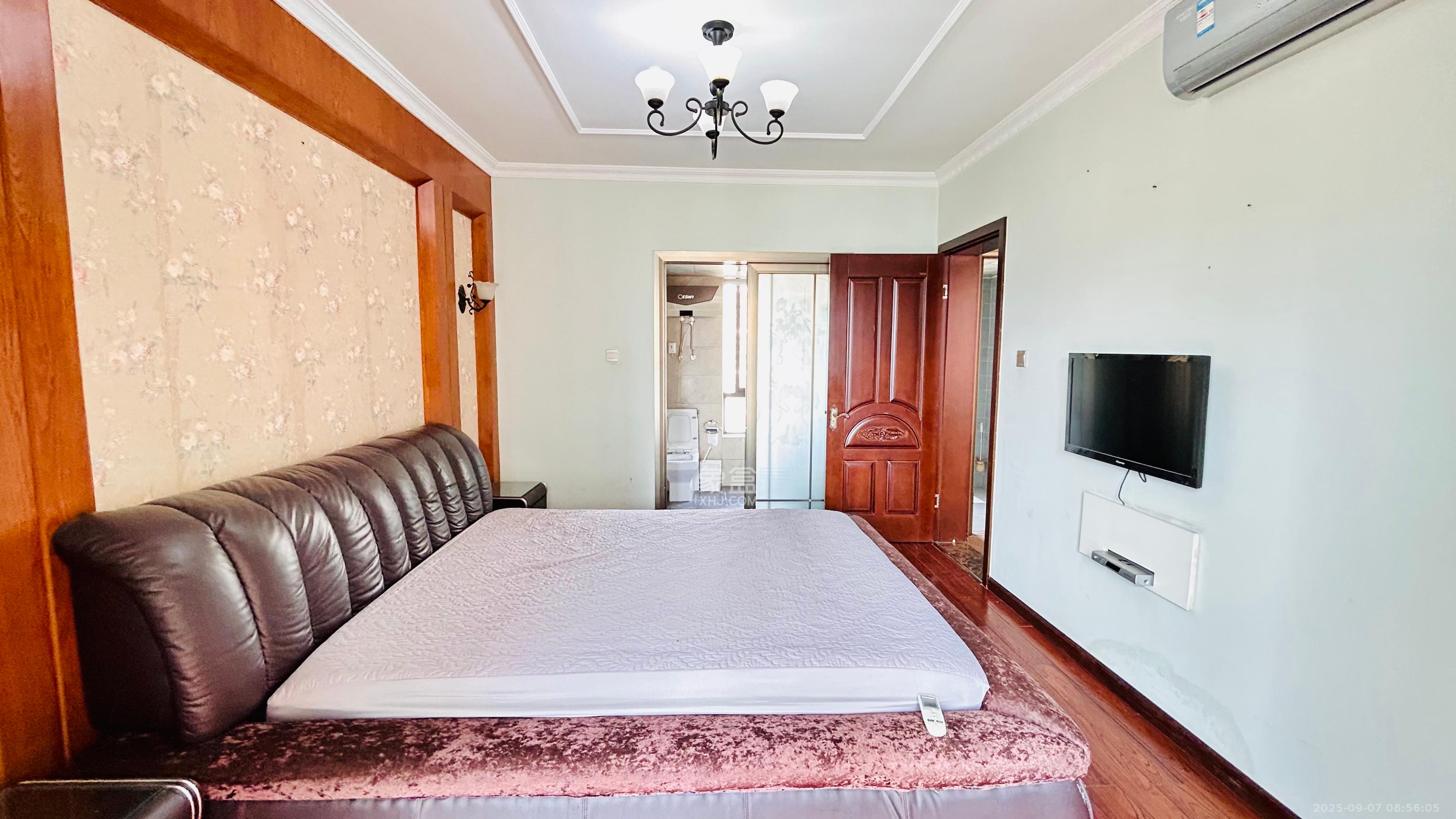 华润凤凰城二期 3室1厅2卫 2300.0元/月 华润凤凰城二期 3室1厅2卫 2300.0元/月室内图