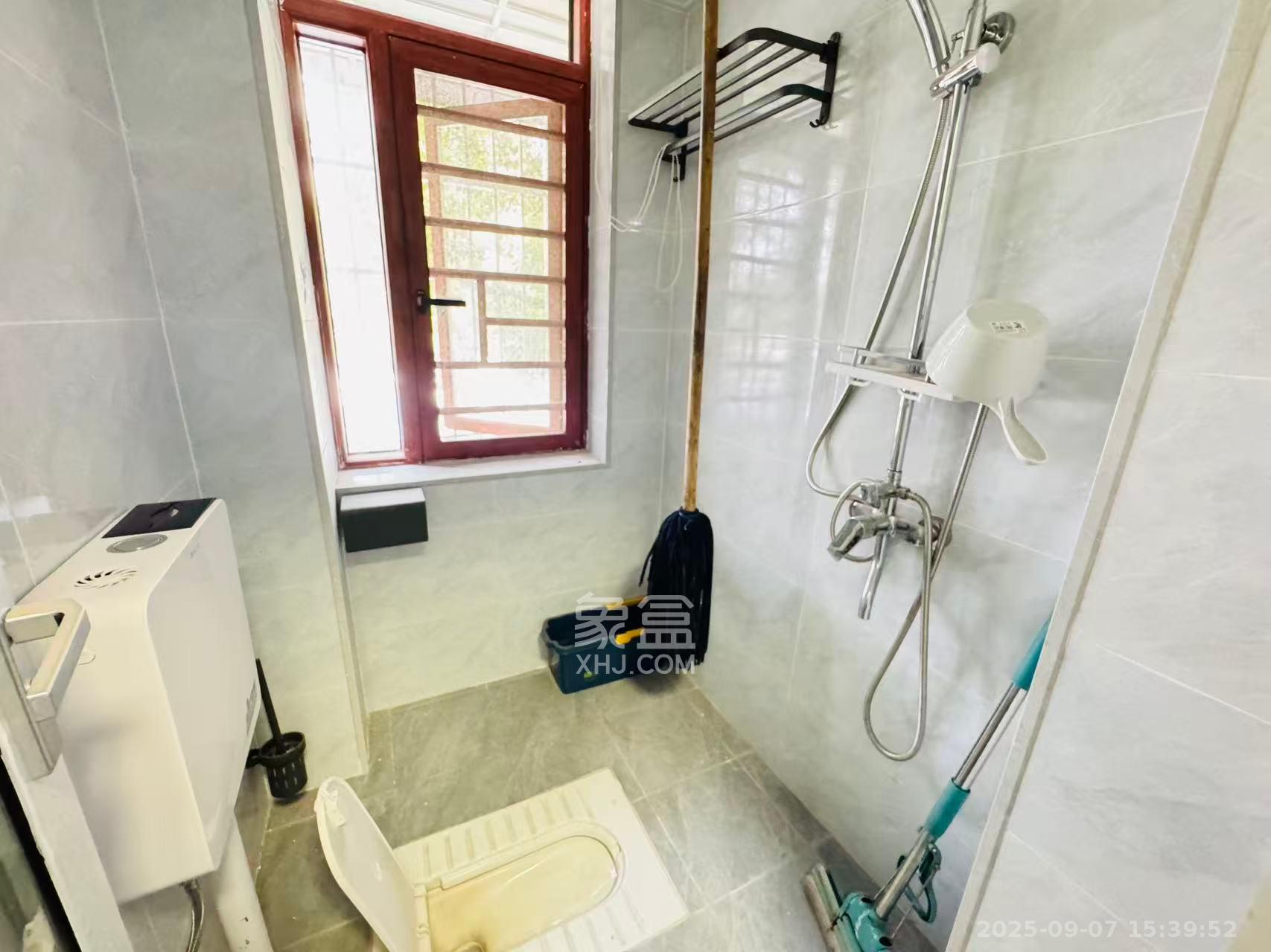 铝厂宿舍 3室2厅1卫 1900.0元/月 铝厂宿舍 3室2厅1卫 1900.0元/月室内图