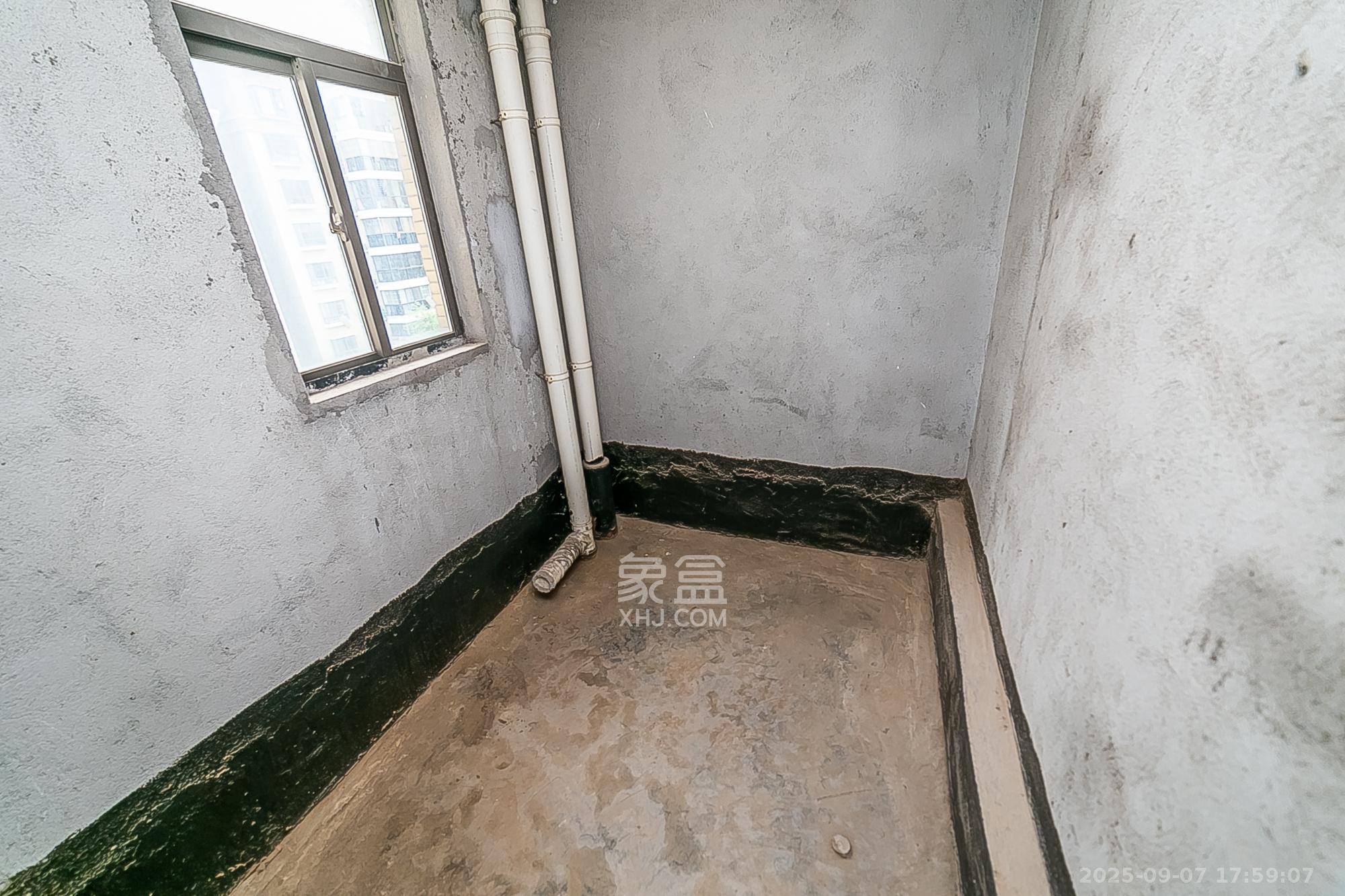 钱隆樽品(一、二、三期) 4室2厅2卫 148.0万 钱隆樽品(一、二、三期) 4室2厅2卫 148.0万卫生间