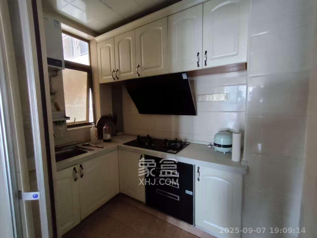 江山帝景雅典  1室2厅1卫    2000.0元/月 江山帝景雅典  1室2厅1卫    2000.0元/月室内图