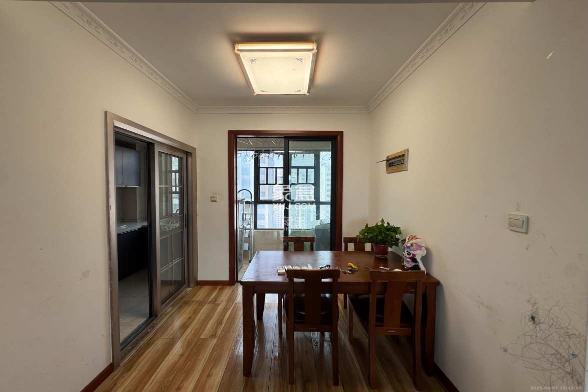 中国铁建梅溪青秀一期 3室2厅1卫 2600.0元/月 中国铁建梅溪青秀一期 3室2厅1卫 2600.0元/月室内图