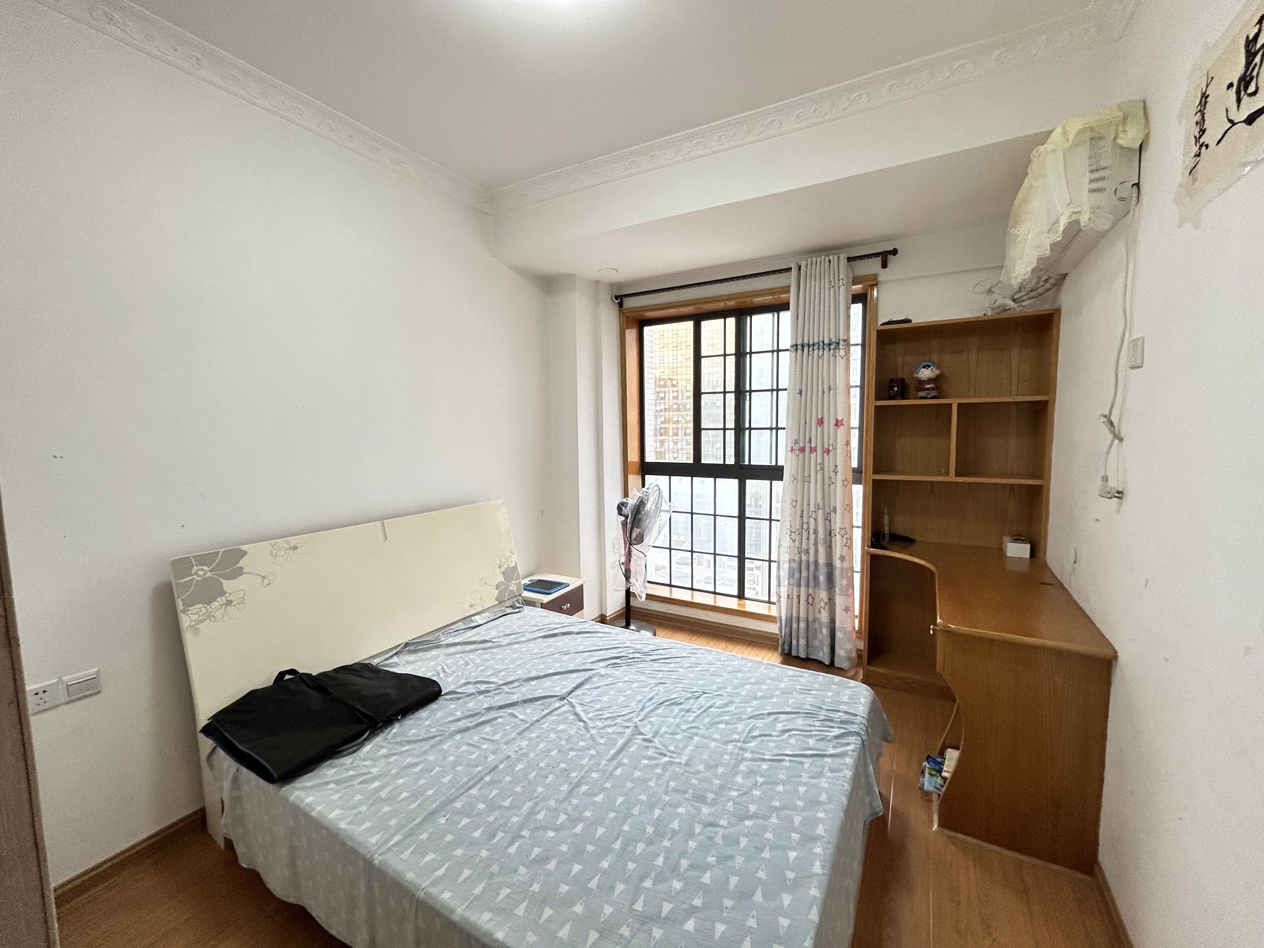 逸臣广场 3室2厅2卫 1800.0元/月 逸臣广场 3室2厅2卫 1800.0元/月室内图