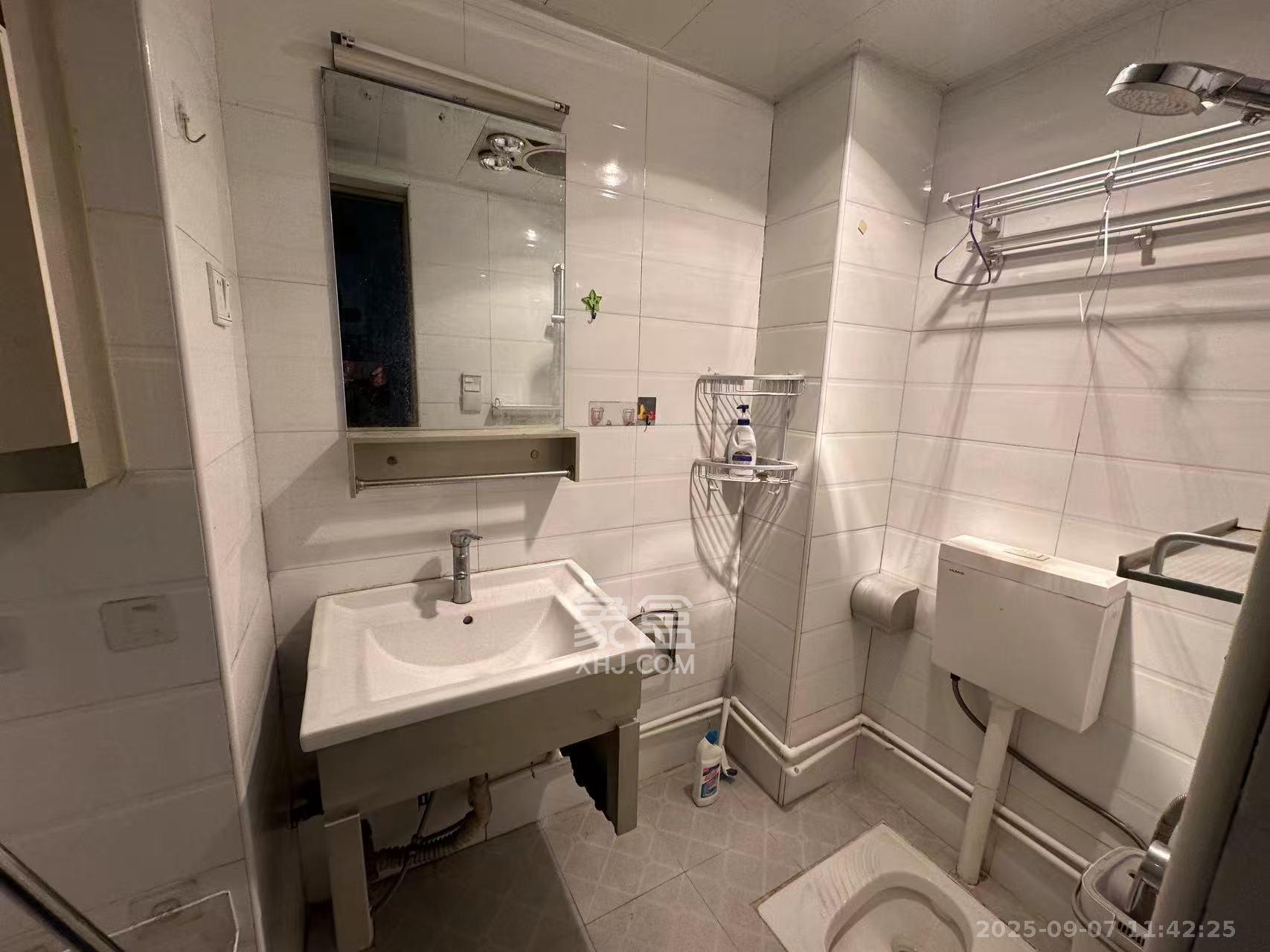 少帅府  1室1厅1卫    2100.0元/月室内图