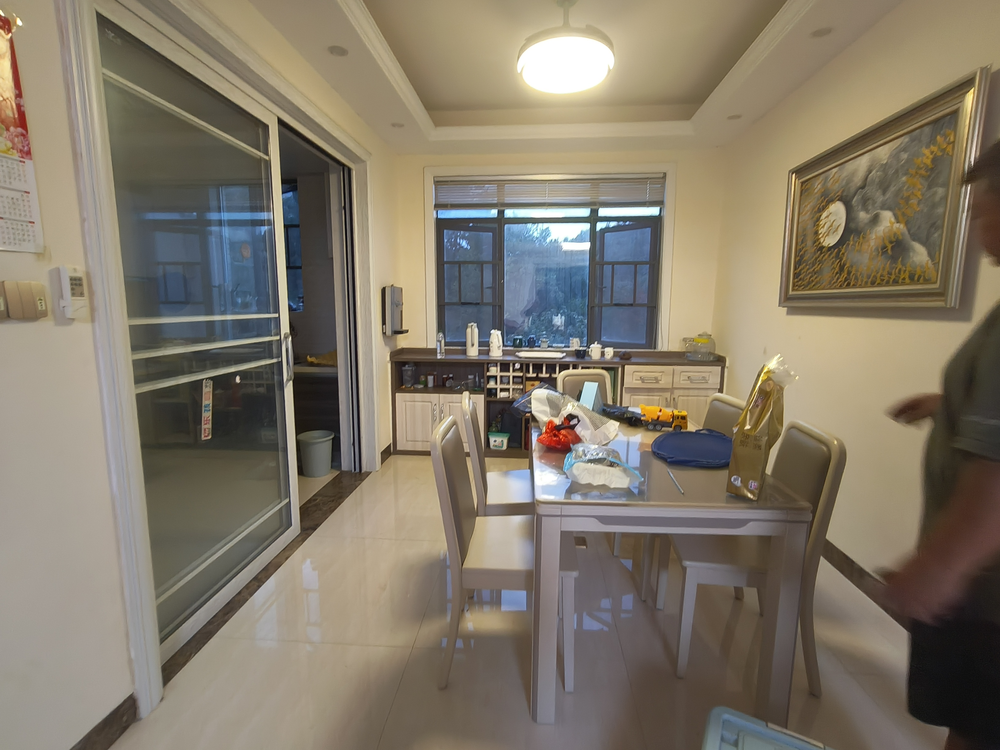 栗源小区 4室2厅2卫 2500.0元/月 栗源小区 4室2厅2卫 2500.0元/月室内图