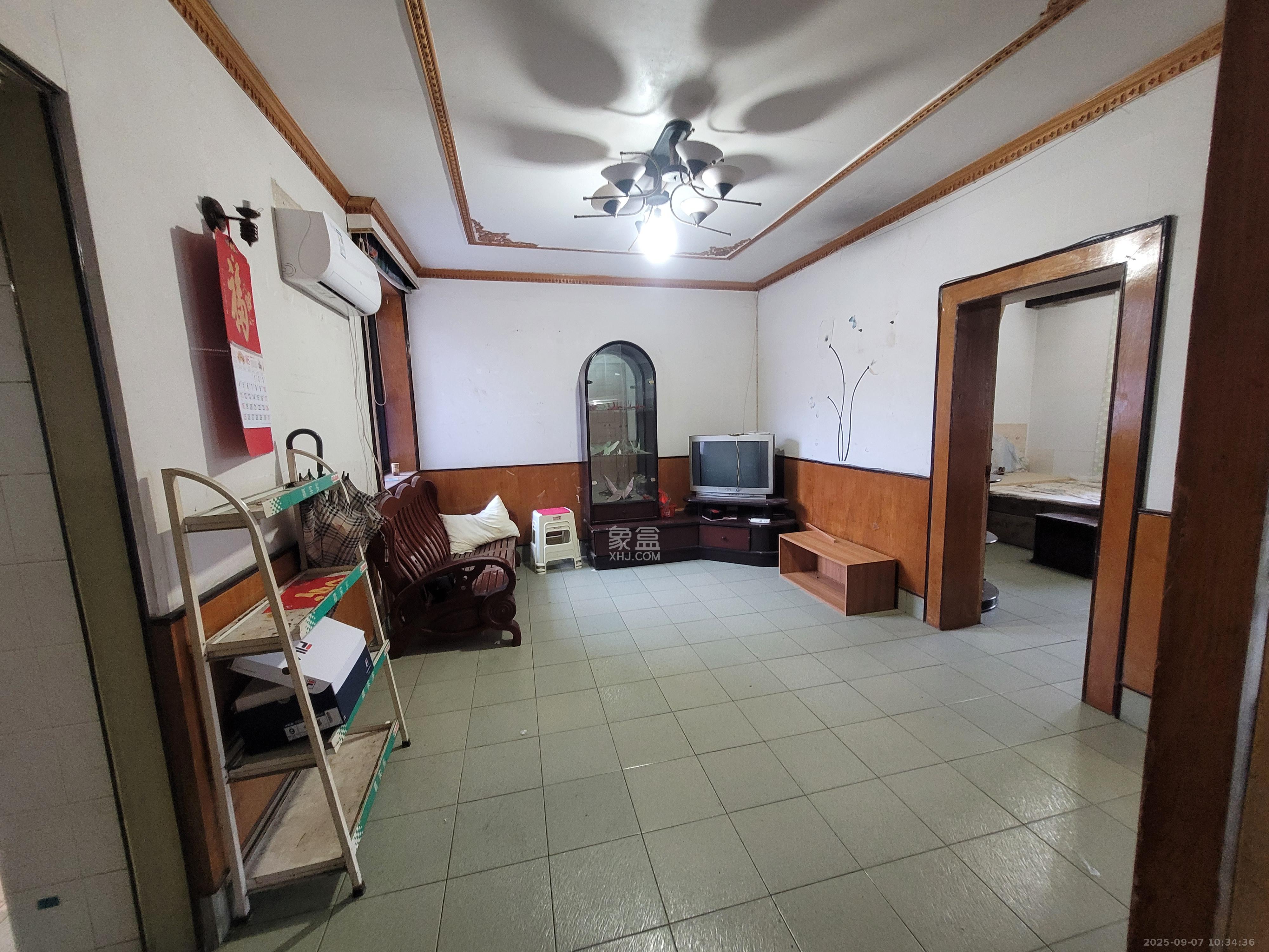 红旗区四片  2室1厅1卫    1000.0元/月 红旗区四片  2室1厅1卫    1000.0元/月室内图