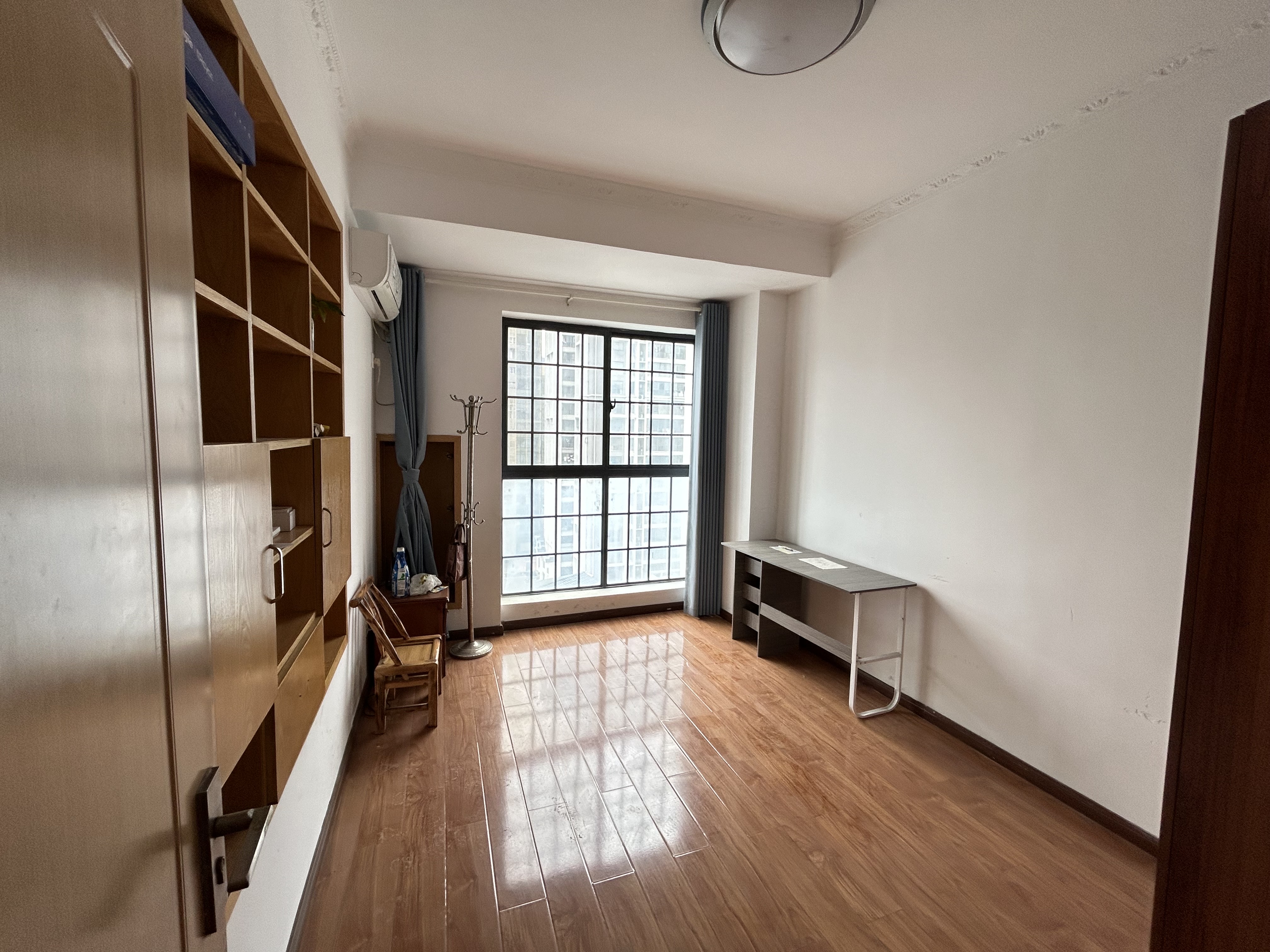 逸臣广场 3室2厅2卫 2000.0元/月 逸臣广场 3室2厅2卫 2000.0元/月室内图