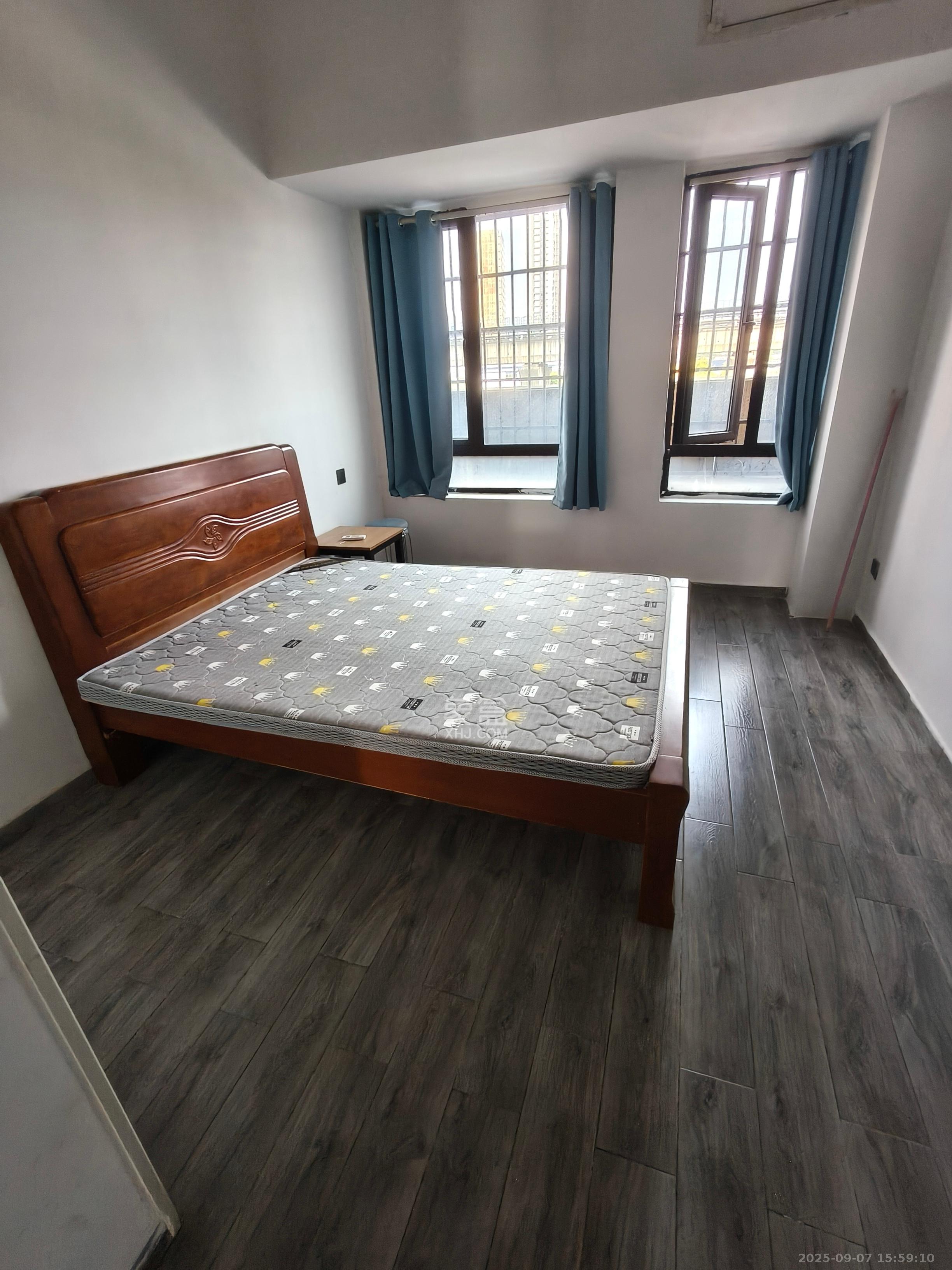 鸿润嘉园 1室1厅1卫 1000.0元/月 鸿润嘉园 1室1厅1卫 1000.0元/月室内图