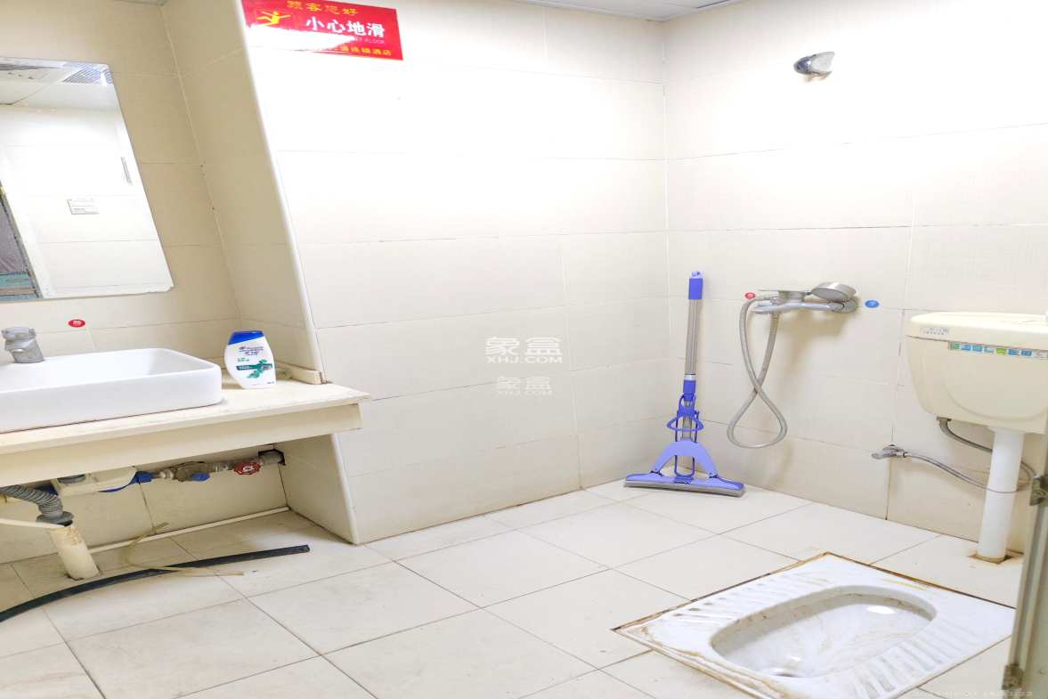 长城华都  1室1厅1卫    1400.0元/月 长城华都  1室1厅1卫    1400.0元/月室内图