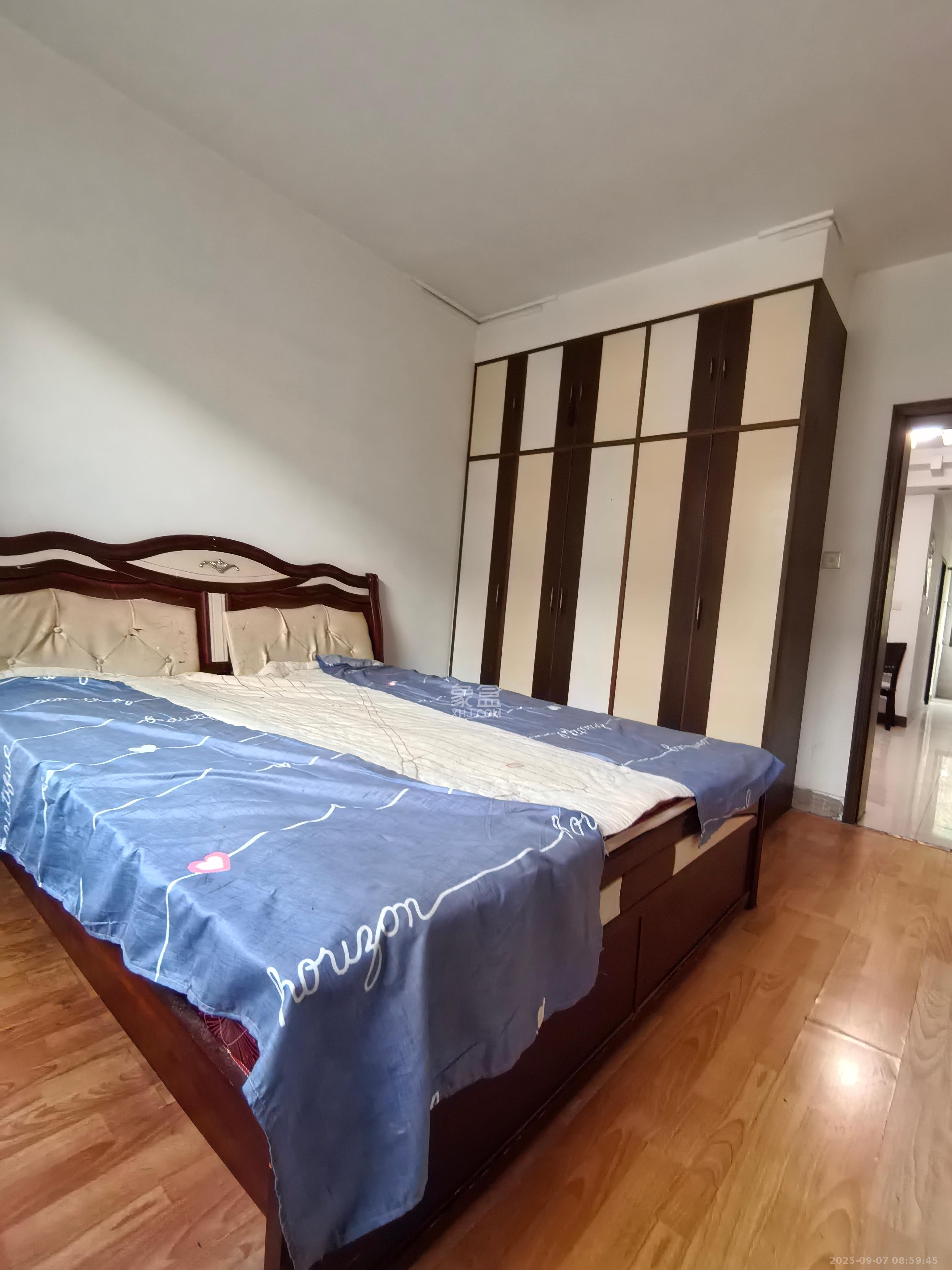 中南汽车世界 2室1厅1卫 1200.0元/月 中南汽车世界 2室1厅1卫 1200.0元/月室内图