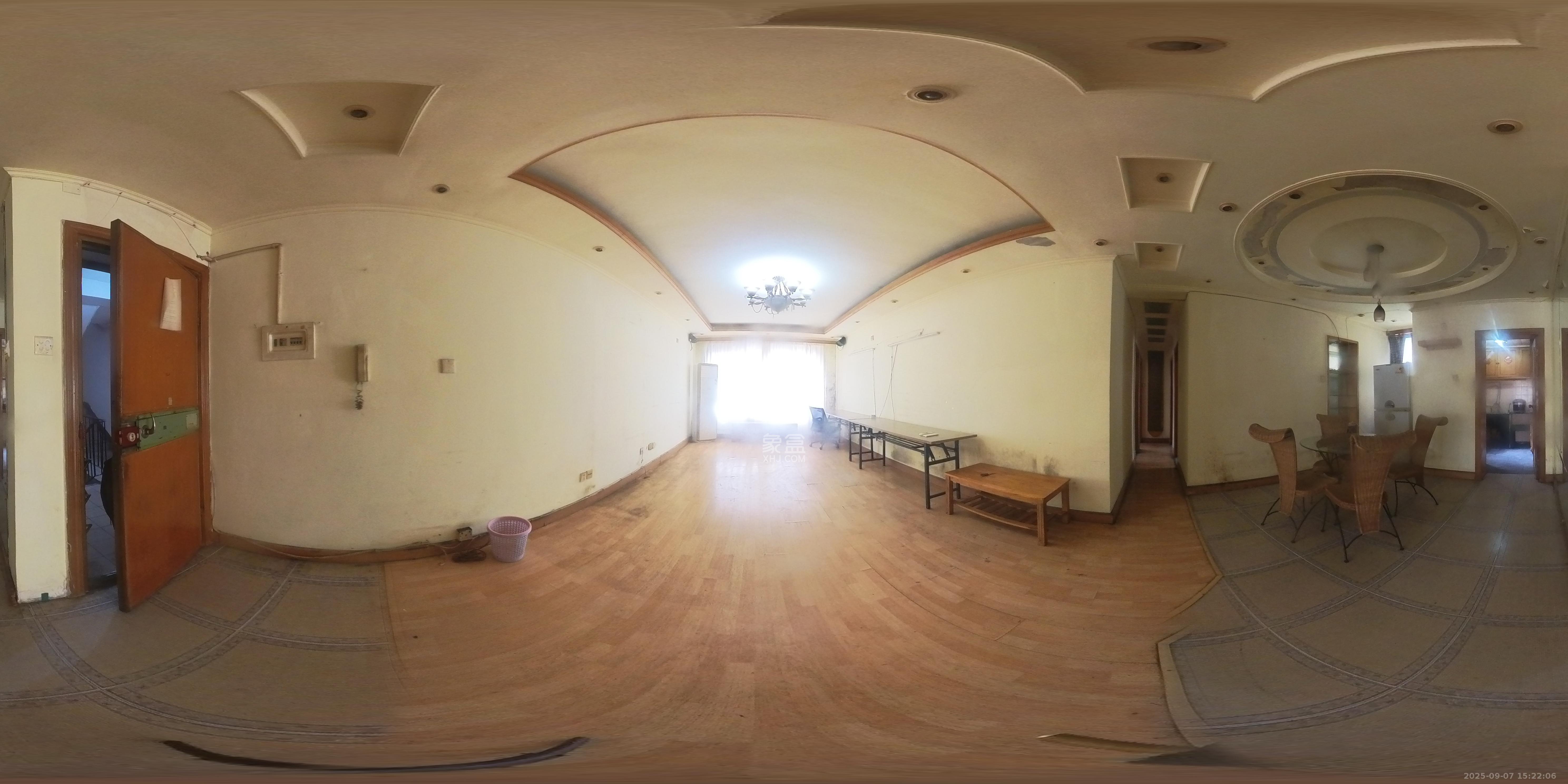 新富城 3室2厅2卫 2600.0元/月 新富城 3室2厅2卫 2600.0元/月室内图