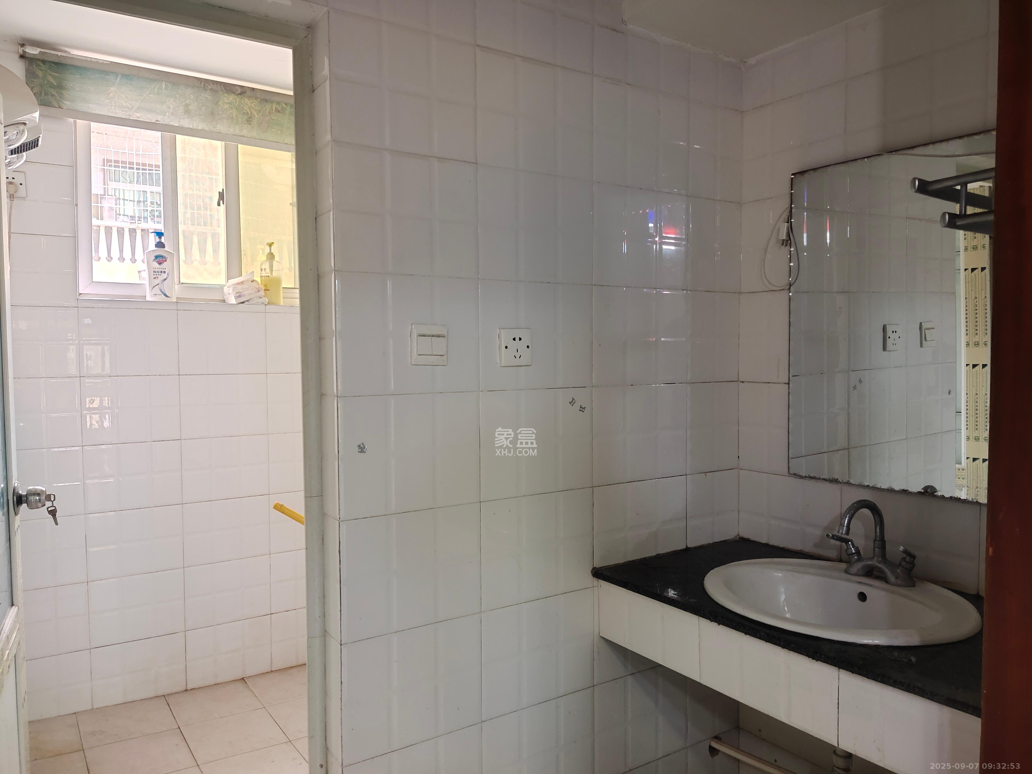 御景龙城 3室2厅2卫 1900.0元/月 御景龙城 3室2厅2卫 1900.0元/月室内图