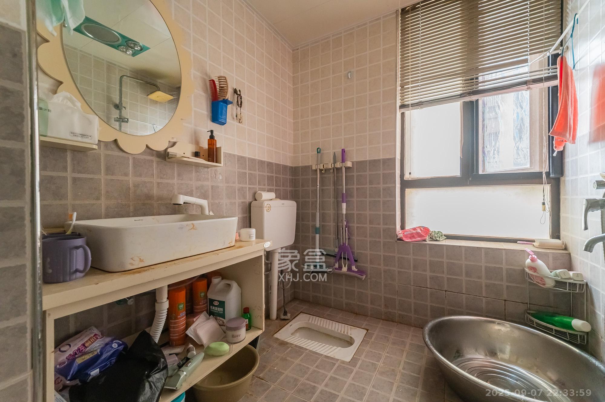 华润凤凰城三期 2室2厅1卫 58.0万 华润凤凰城三期 2室2厅1卫 58.0万卫生间