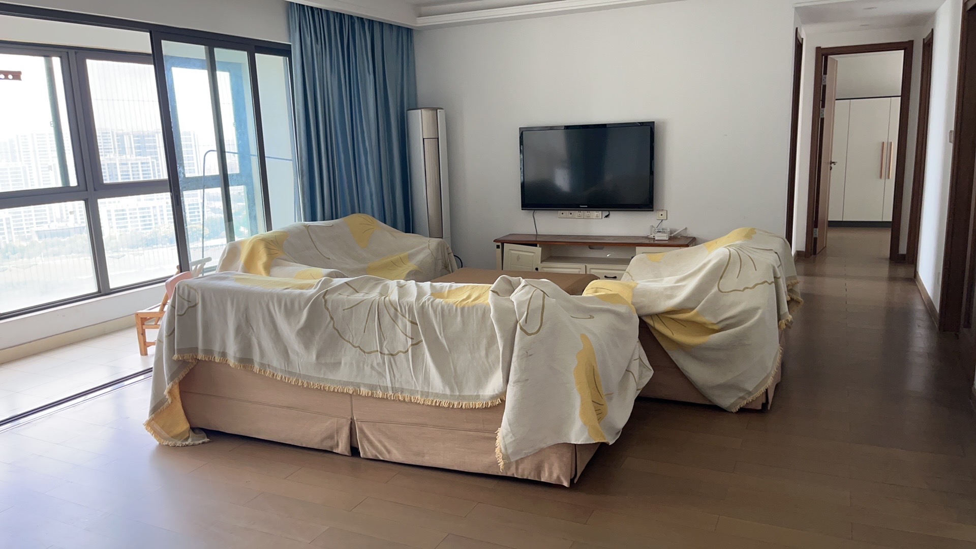 阳光城尚东湾蜜桃园 4室2厅2卫 2900.0元/月 阳光城尚东湾蜜桃园 4室2厅2卫 2900.0元/月户型图